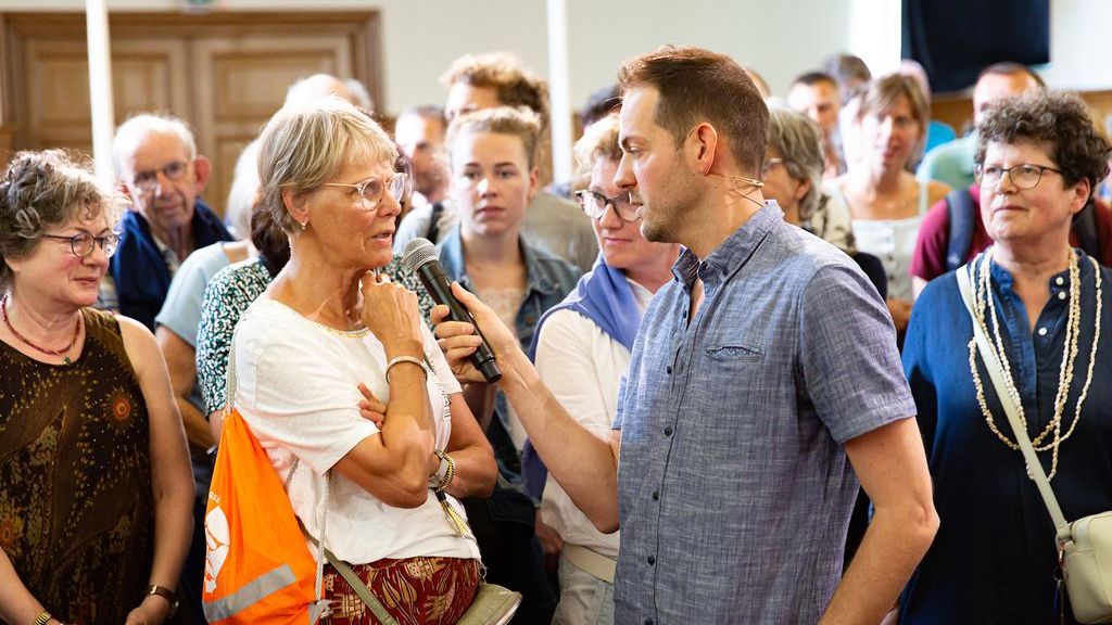 Foto: Show over democratie in Bibliotheek Nijkerk