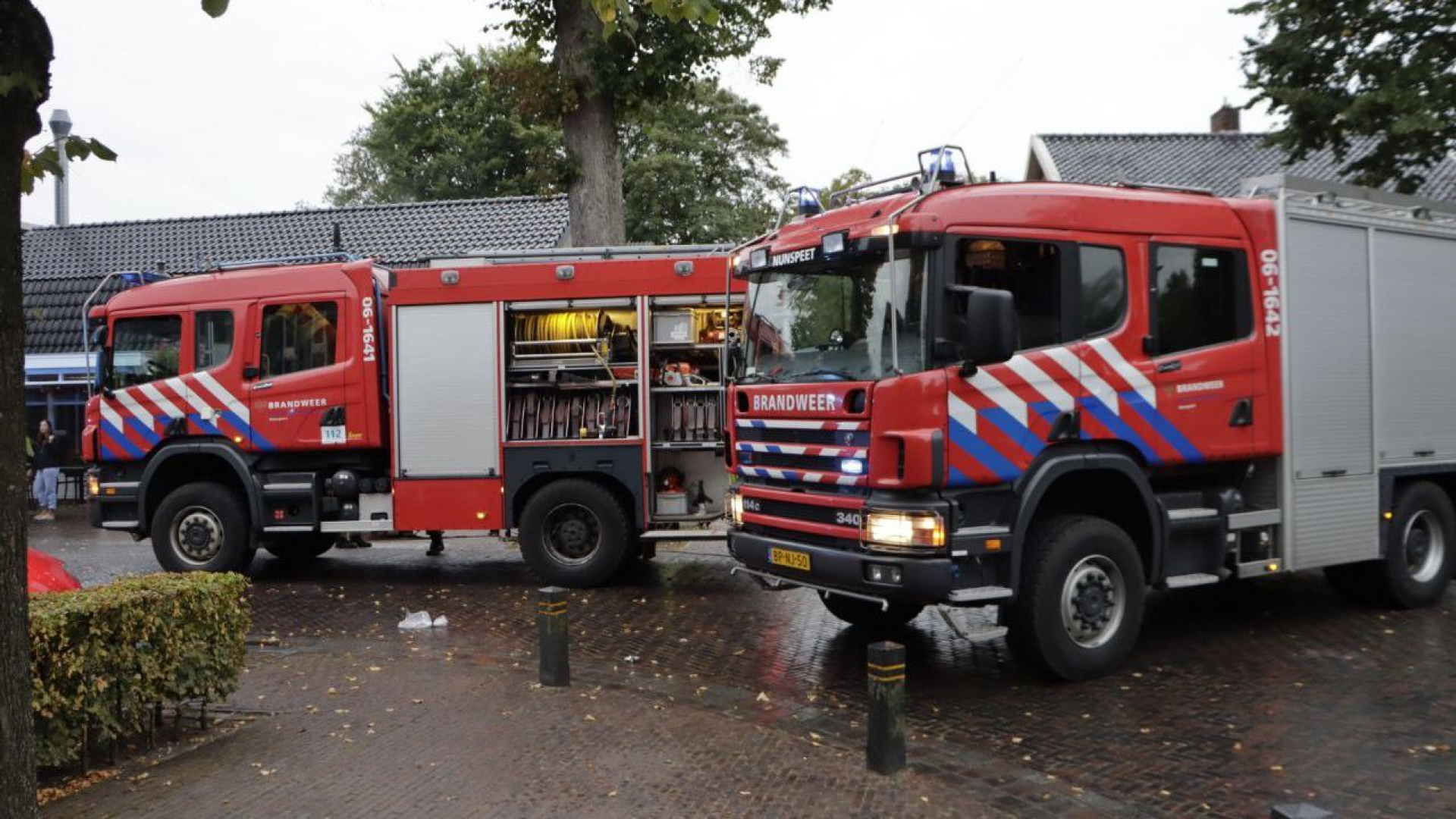 Foto: Brand appartementen achter Cafetaria Marktzicht in Nunspeet