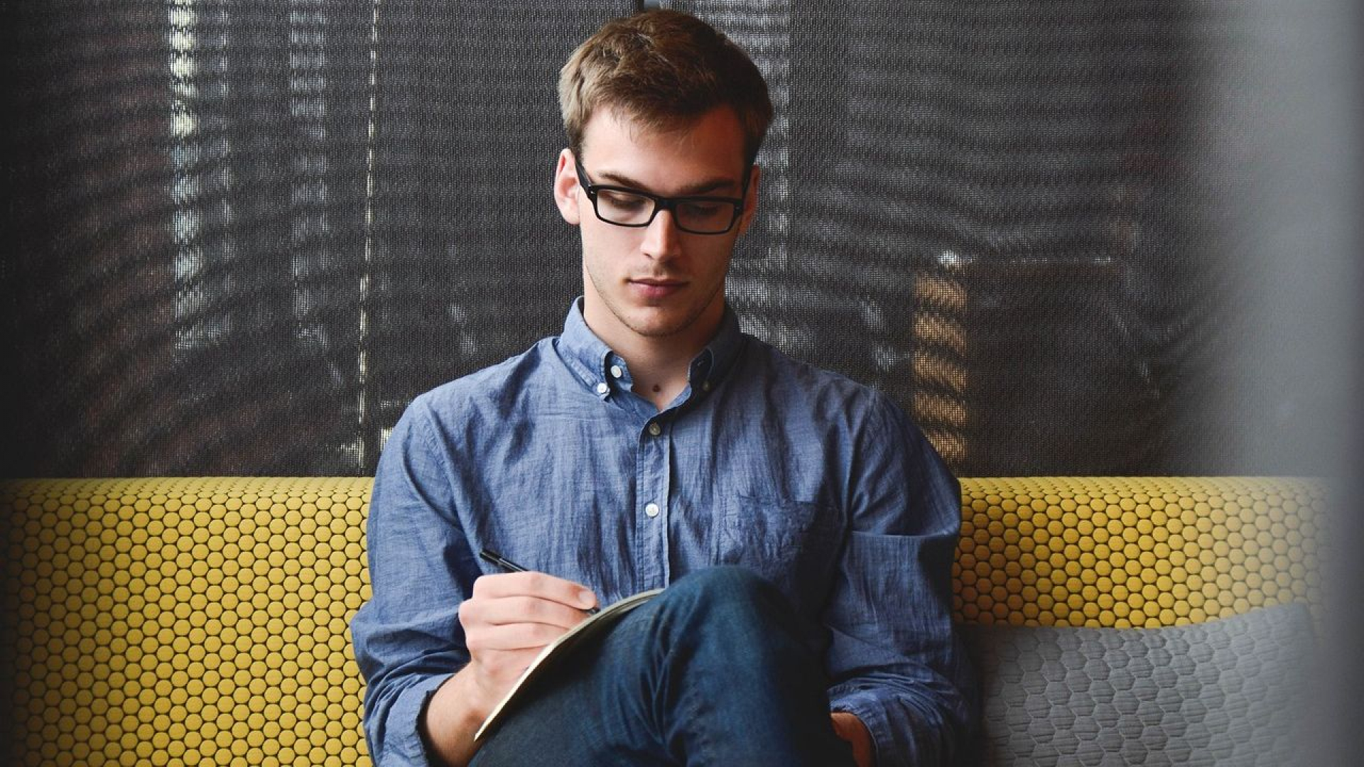 Foto: Ontdek de voordelen van gietvloeren in bedrijfsruimtes