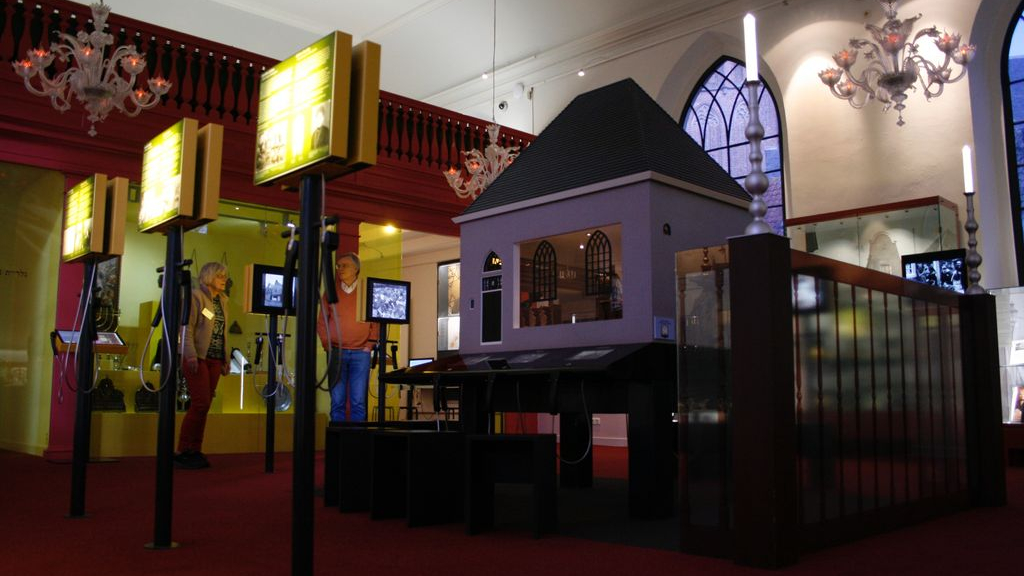 Foto: Ruim 1100 leerlingen op bezoek bij Museum Sjoel Elburg in 2022