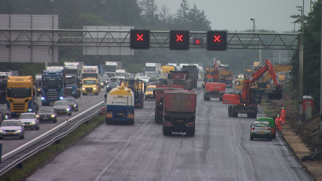 Foto: Wegen rond Arnhem lopen vol door dichte A12