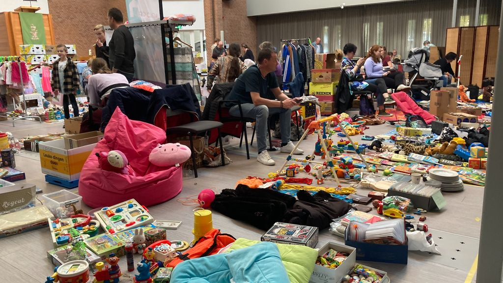Foto: Gezellige aanloop bazaar Kruiskerk