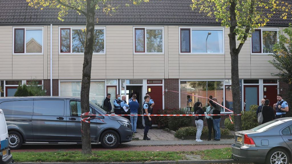 Foto: Marechaussee houdt militair aan voor verboden wapenbezit