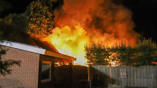 Foto: Grote uitslaande brand in Nunspeet