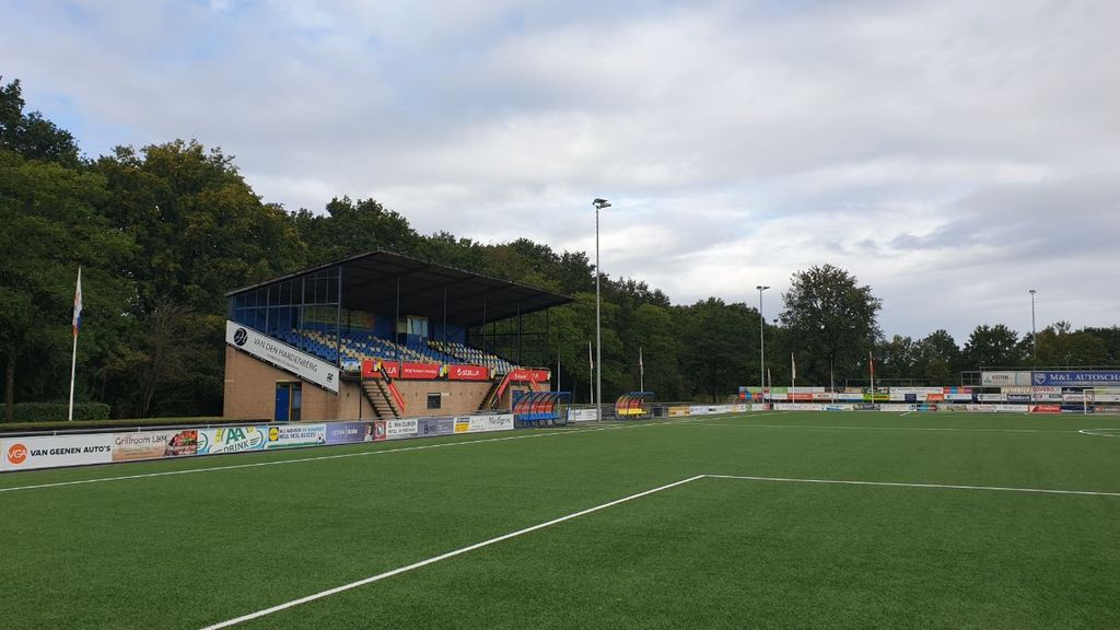 Foto: Nunspeet buigt wedstrijd om in laatste 10 minuten