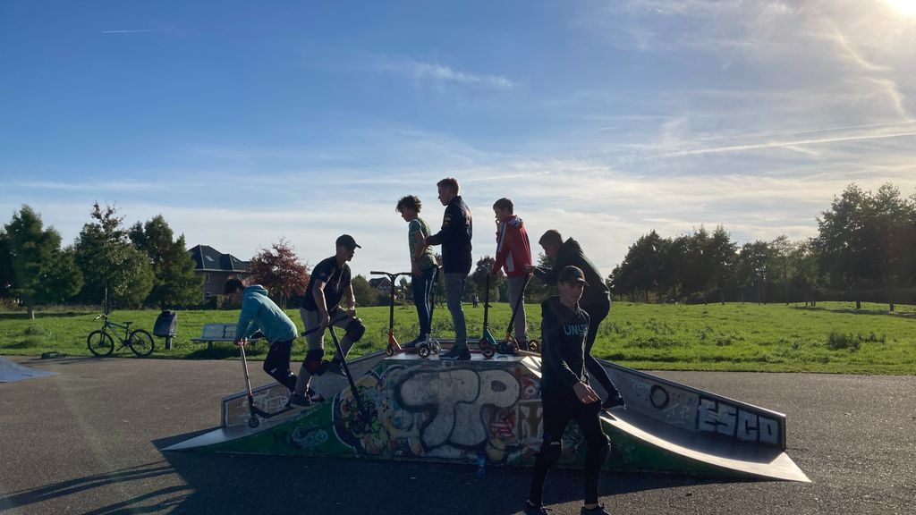 Foto: Drukbezochte inspraakmiddag voor nieuw skatepark Corlaer