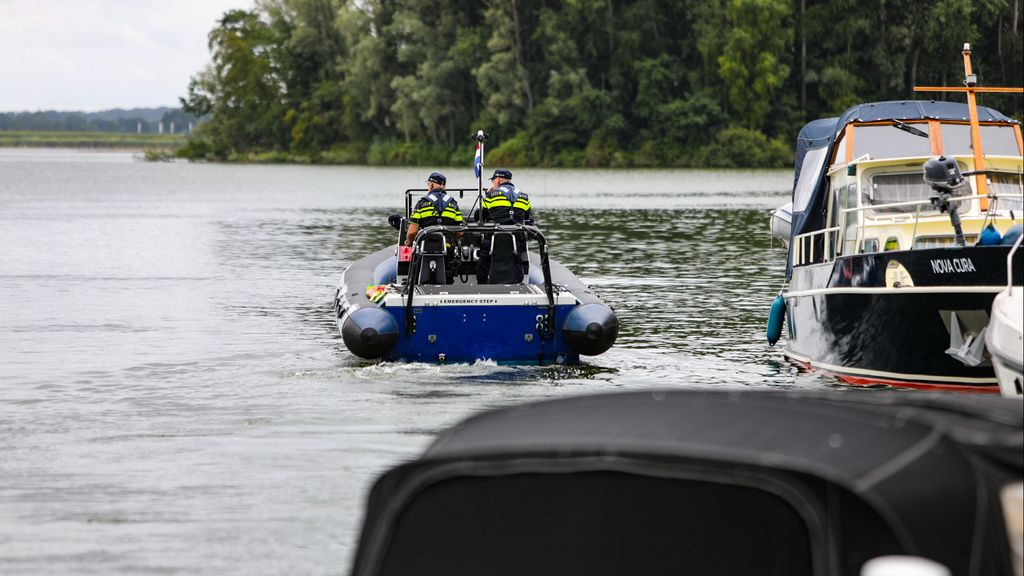 Foto: Zo verliep de grote zoekactie na het kanodrama op het Veluwemeer