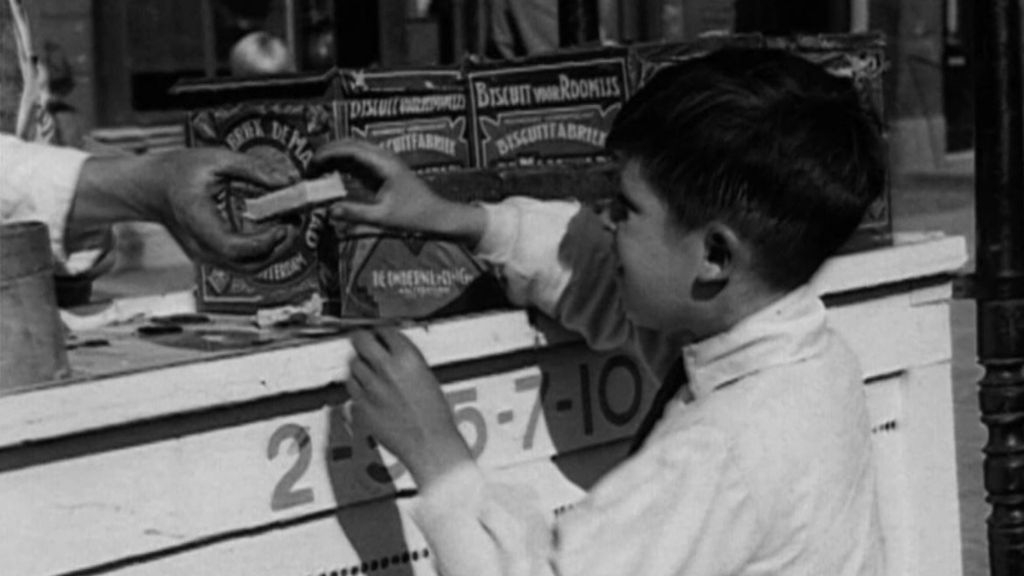 Foto: Historische beelden: toen het duurste ijsje in Harderwijk nog 10 cent kostte