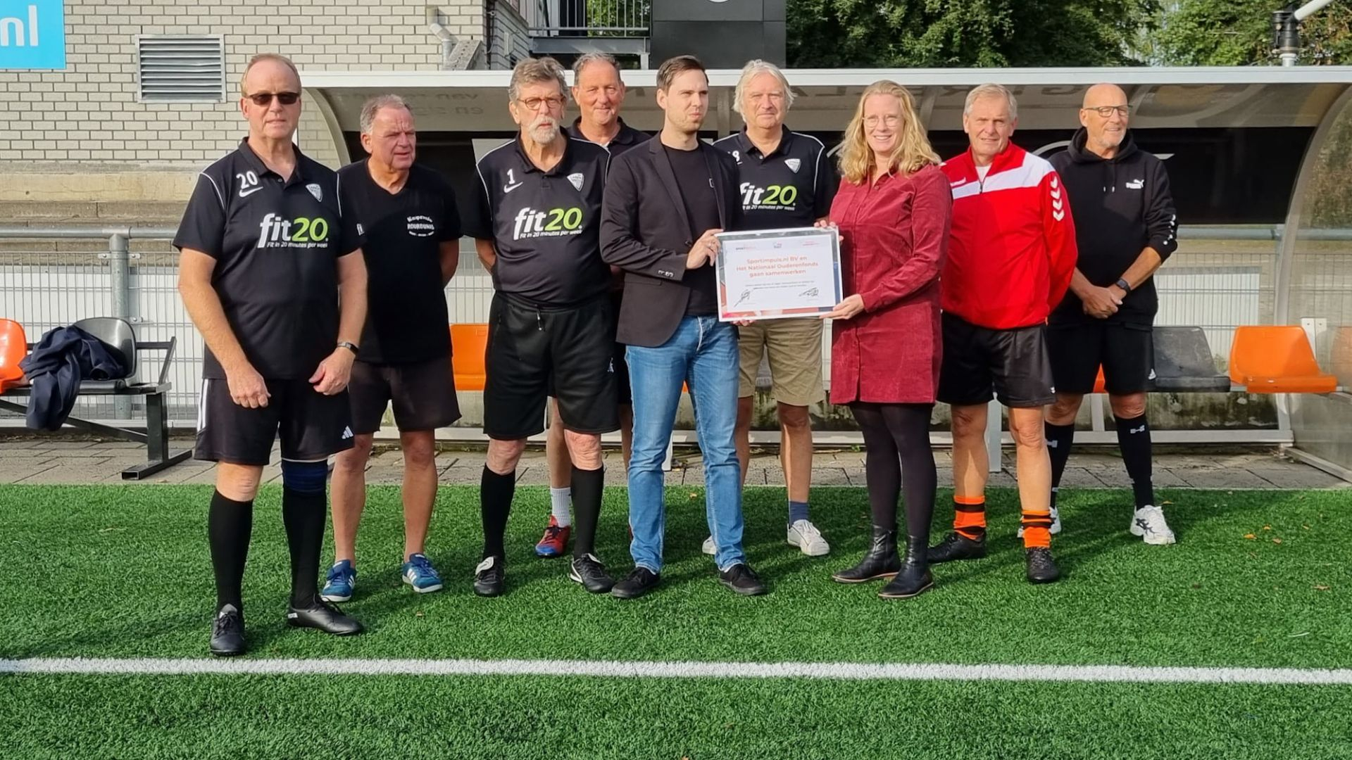 Foto: Kickoff Oldstars bij Sparta Nijkerk