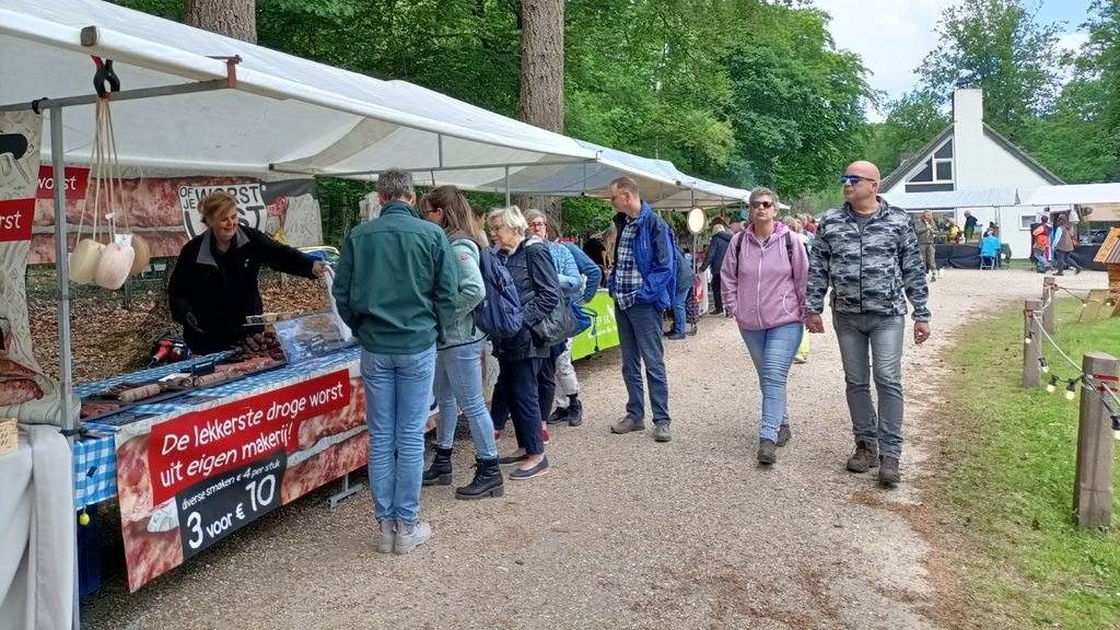Foto: Derde Landmarkt in Elspeet voor jong en oud