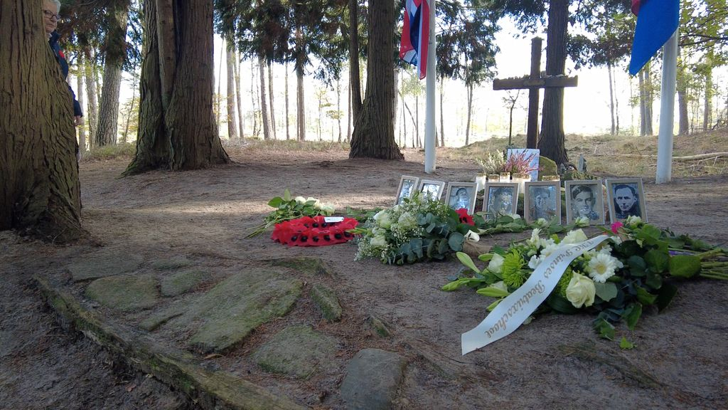 Foto: Herdenking Schapendrift met familie van oorlogsslachtoffer Sgt. Winn