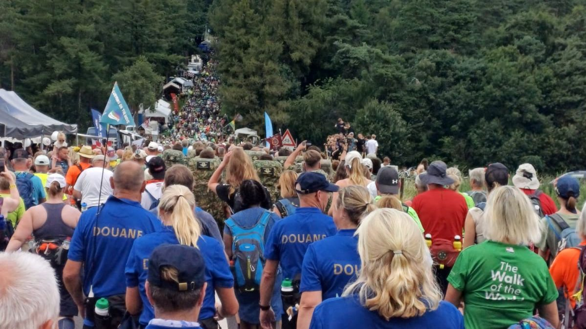 Foto: Laatste dag 4Daagse gestart, Nunspeetse wandelaars positief