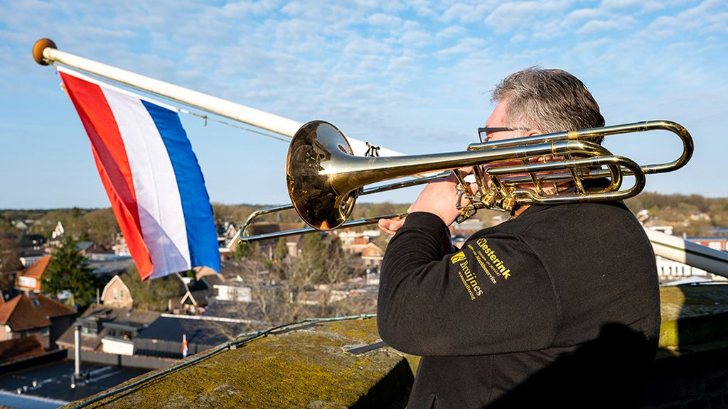 Foto: Reveille begroet gemeente Nunspeet muzikaal op Koningsdag 2023