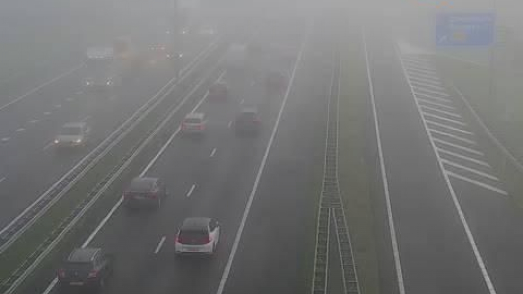 Foto: Dichte mist: code geel