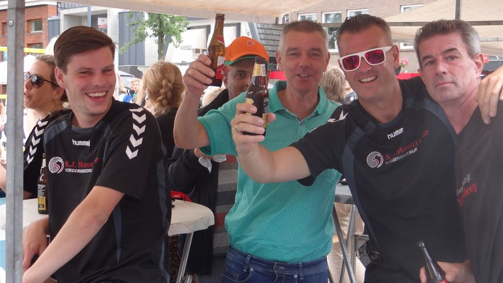 Foto: Hellas Beachvolleybaltoernooi weer geslaagd evenement