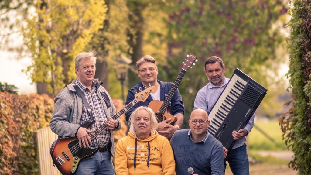 Foto: Nijkerkse band Blauw in theater Streams Breede Beek