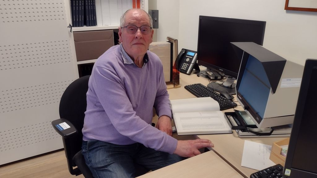 Foto: Wim is al veertig jaar vrijwilliger bij het streekarchivariaat: ‘Zo lang ik kan, zal ik het blijven doen!’