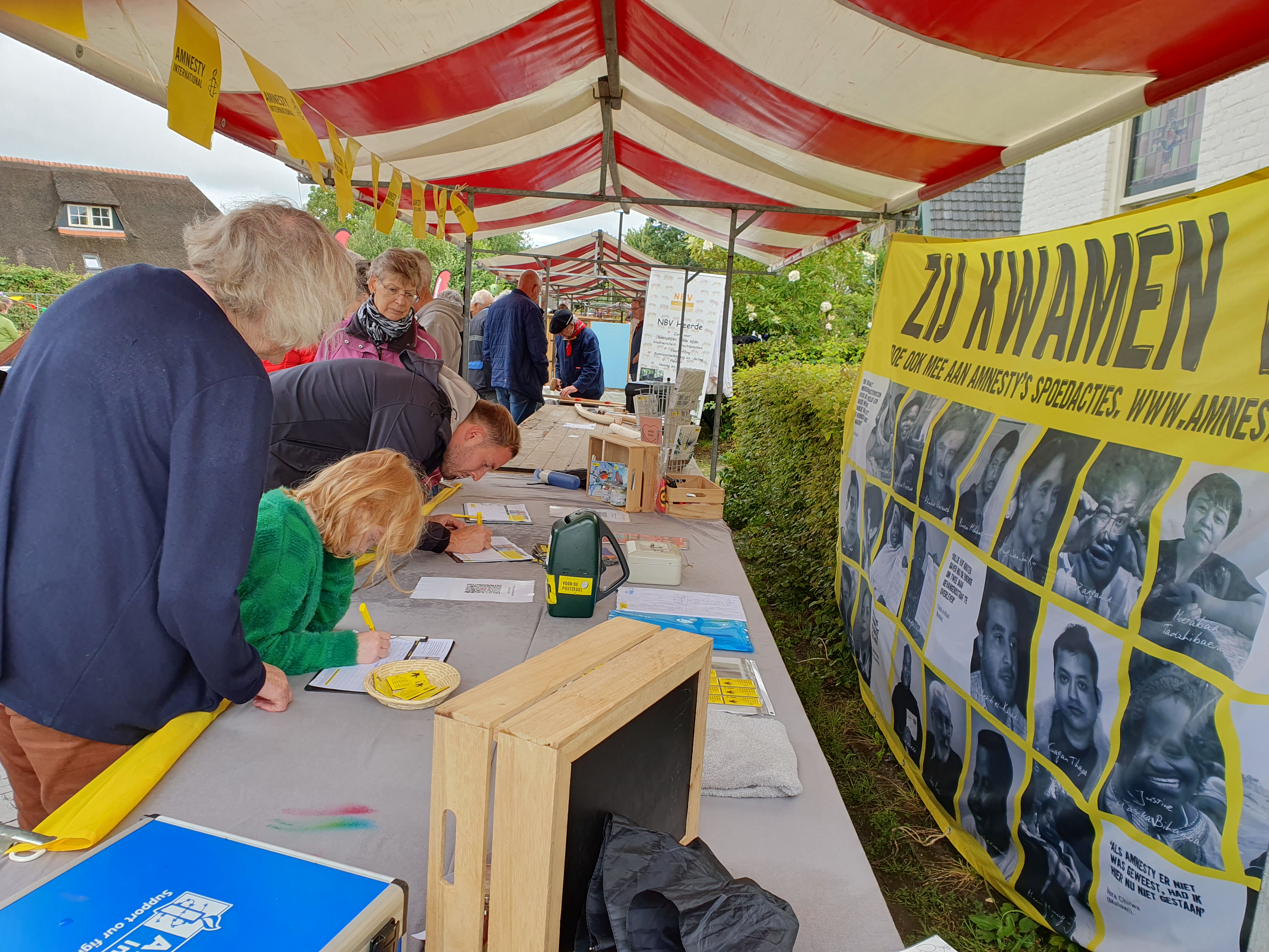 Foto: Geslaagde petitie Amnesty op Eiermarkt
