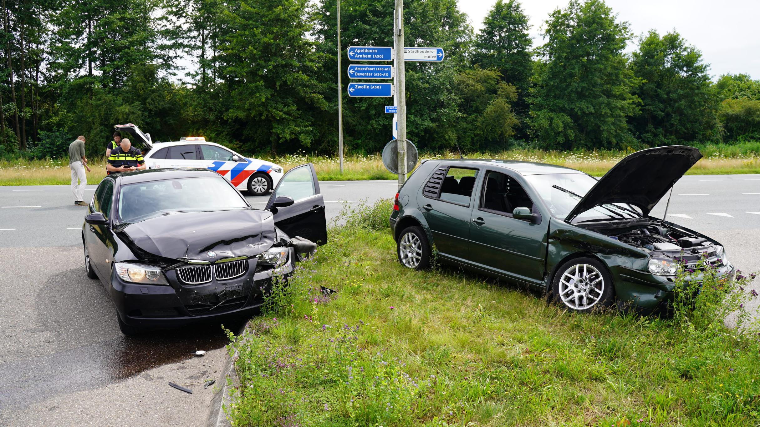 Foto: Veel schade na ongeval op de Stadhoudersmolenweg Apeldoorn