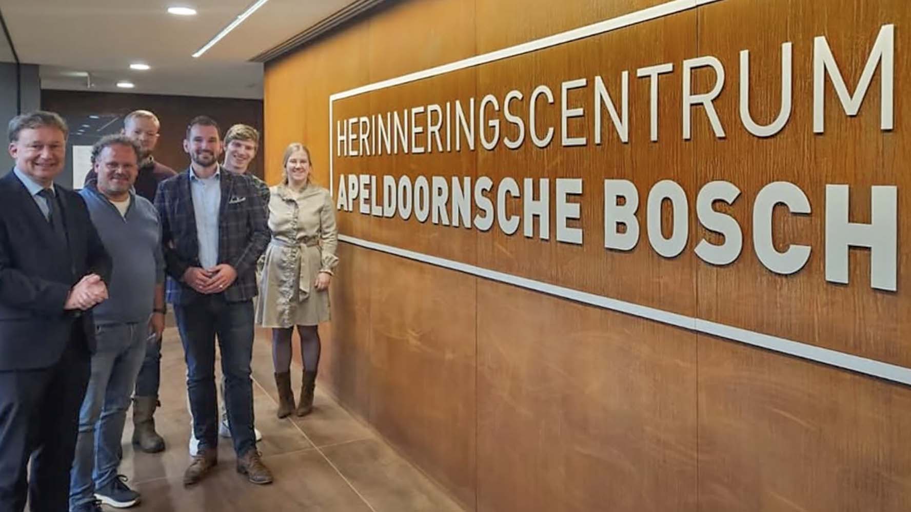 Foto: Tweede Kamerlid SGP in Apeldoorn: bezoek aan Apeldoornsche Bosch