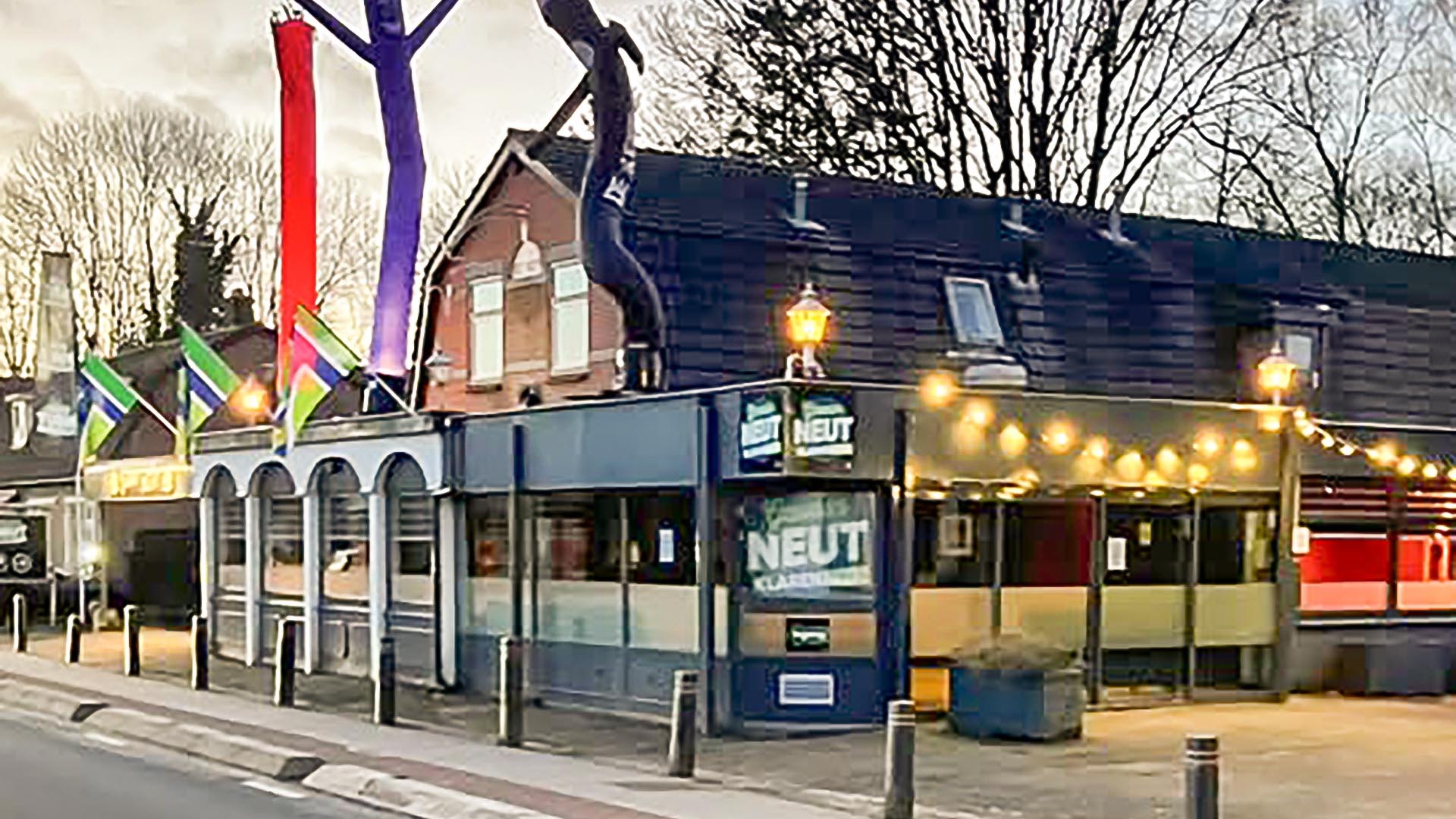 Foto: Opluchting want dorpscafé Gewoon Neut Klarenbeek blijft behouden