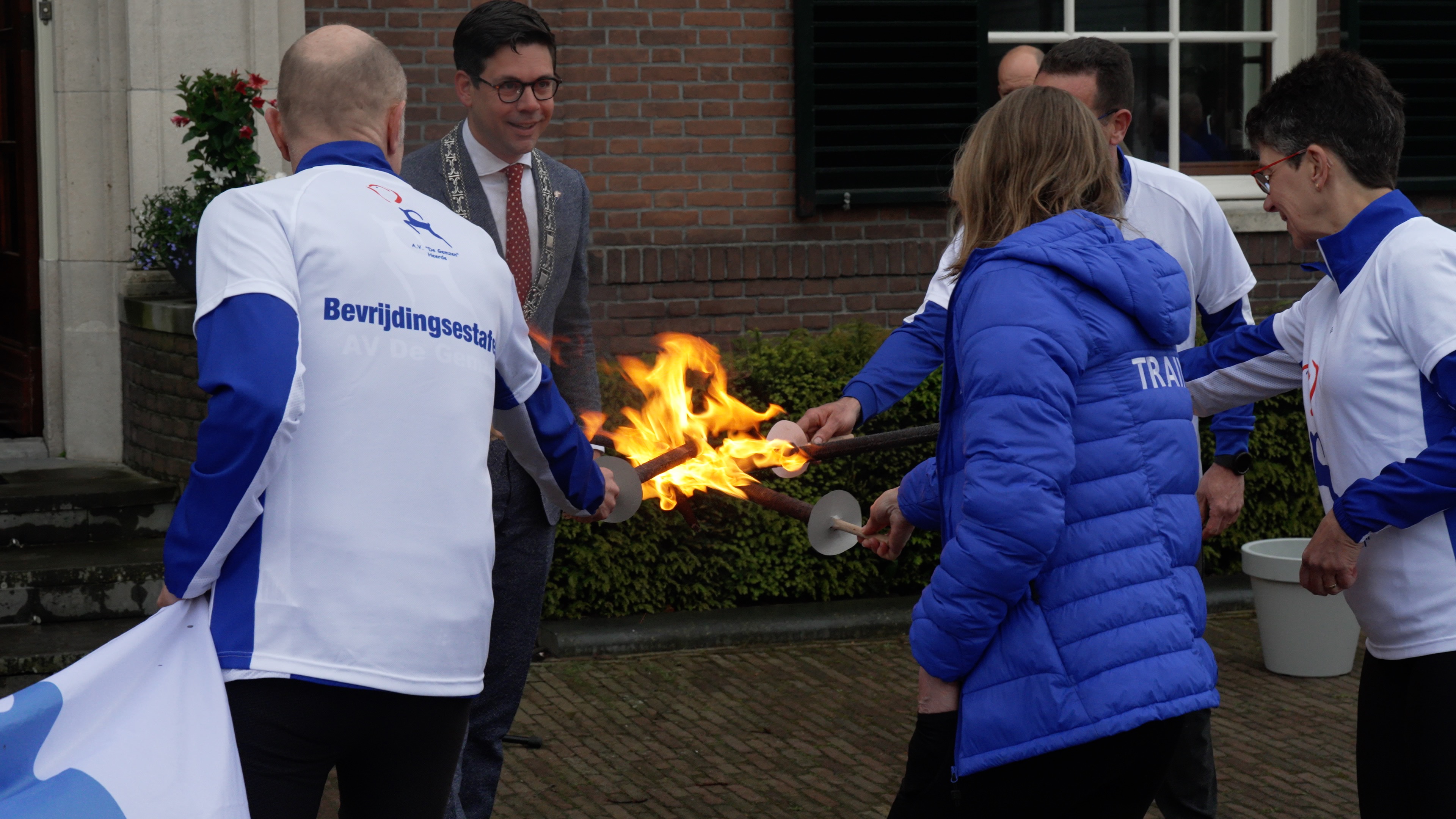 Foto: Video : Ontsteking Bevrijdingsvuur Heerde 5 mei 2024