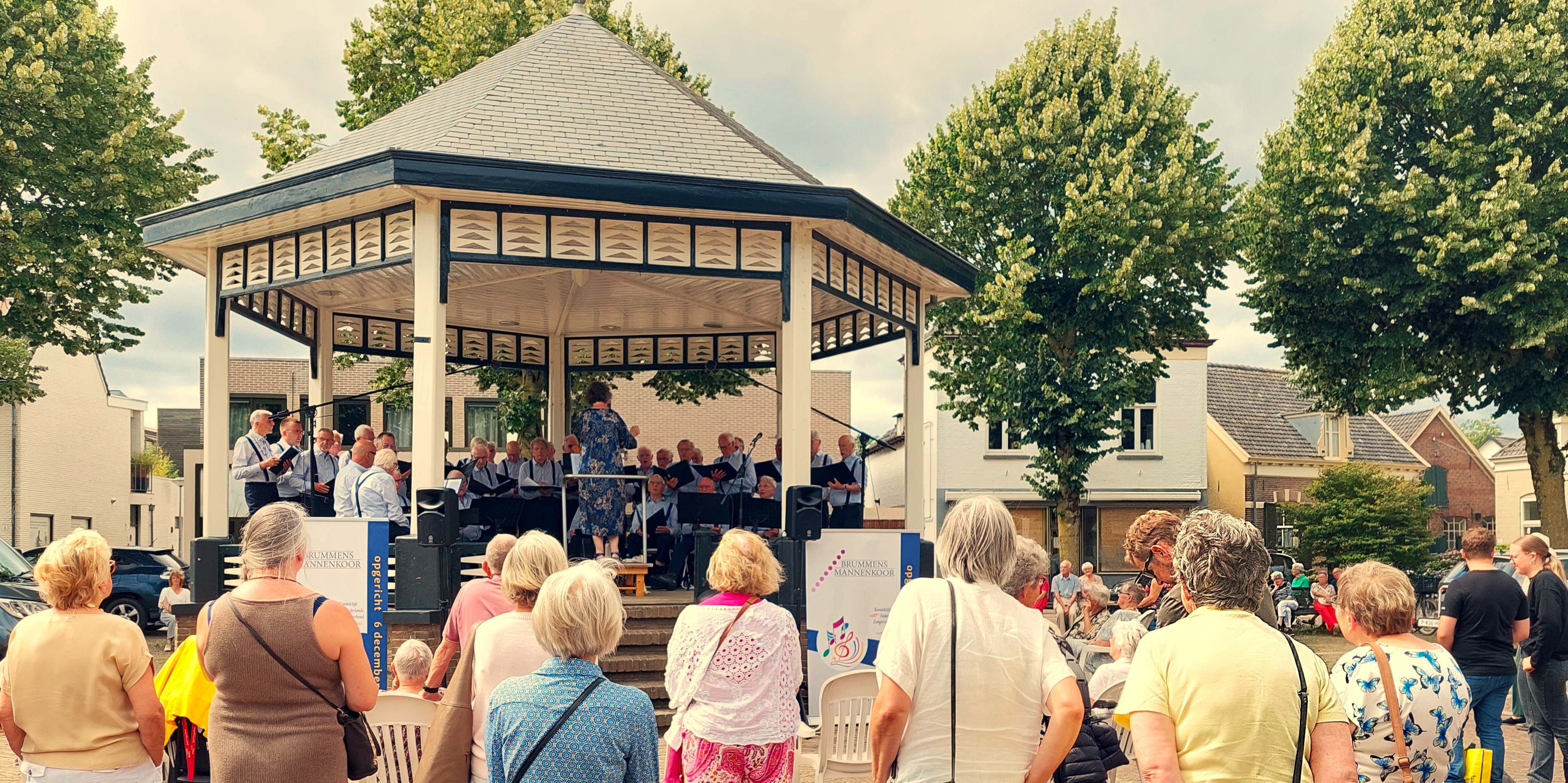 Foto: Afsluiting seizoen door Brummens Mannenkoor