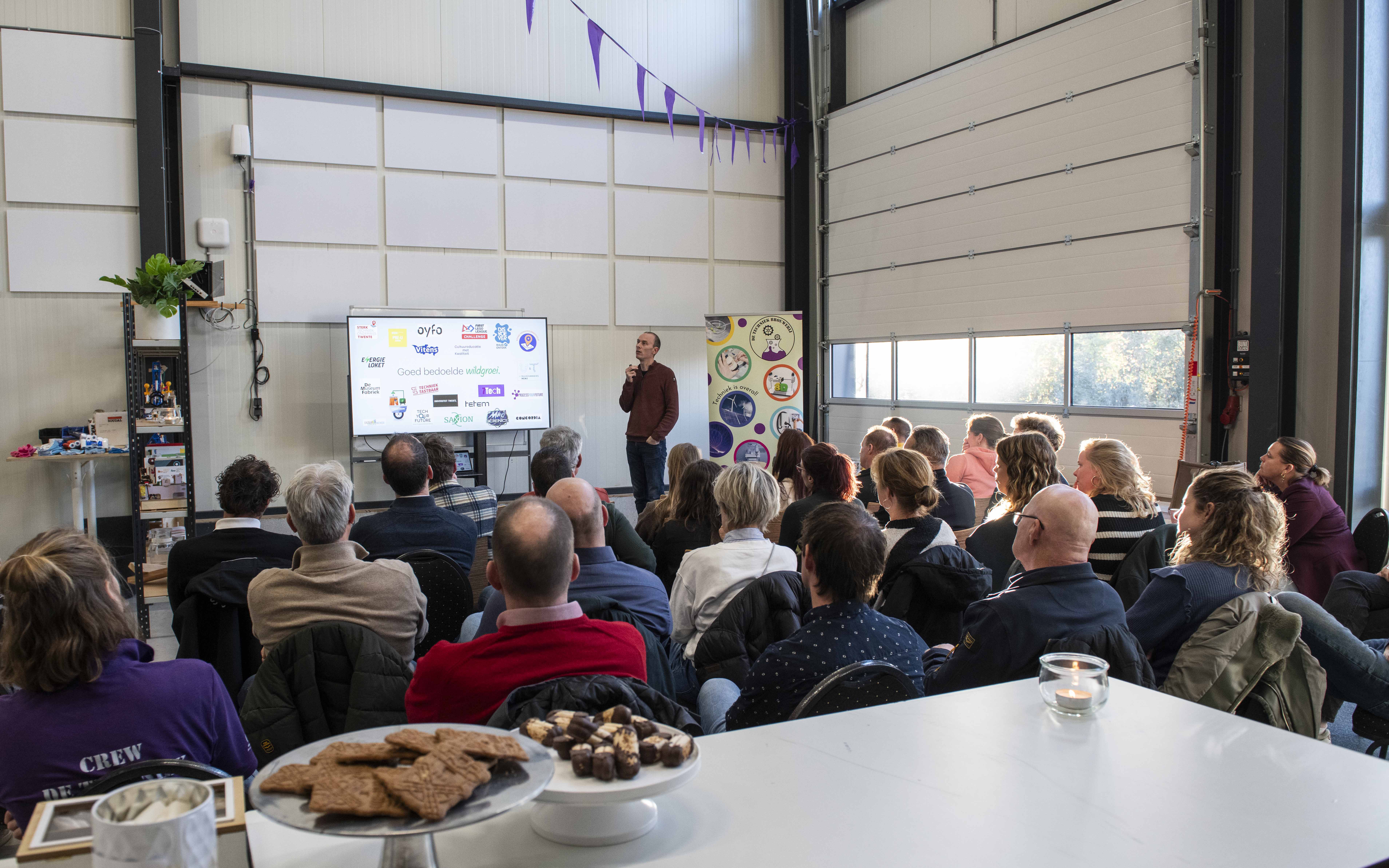 Foto: Bedrijven en onderwijs in Epe bouwen samen aan onderwijs van morgen