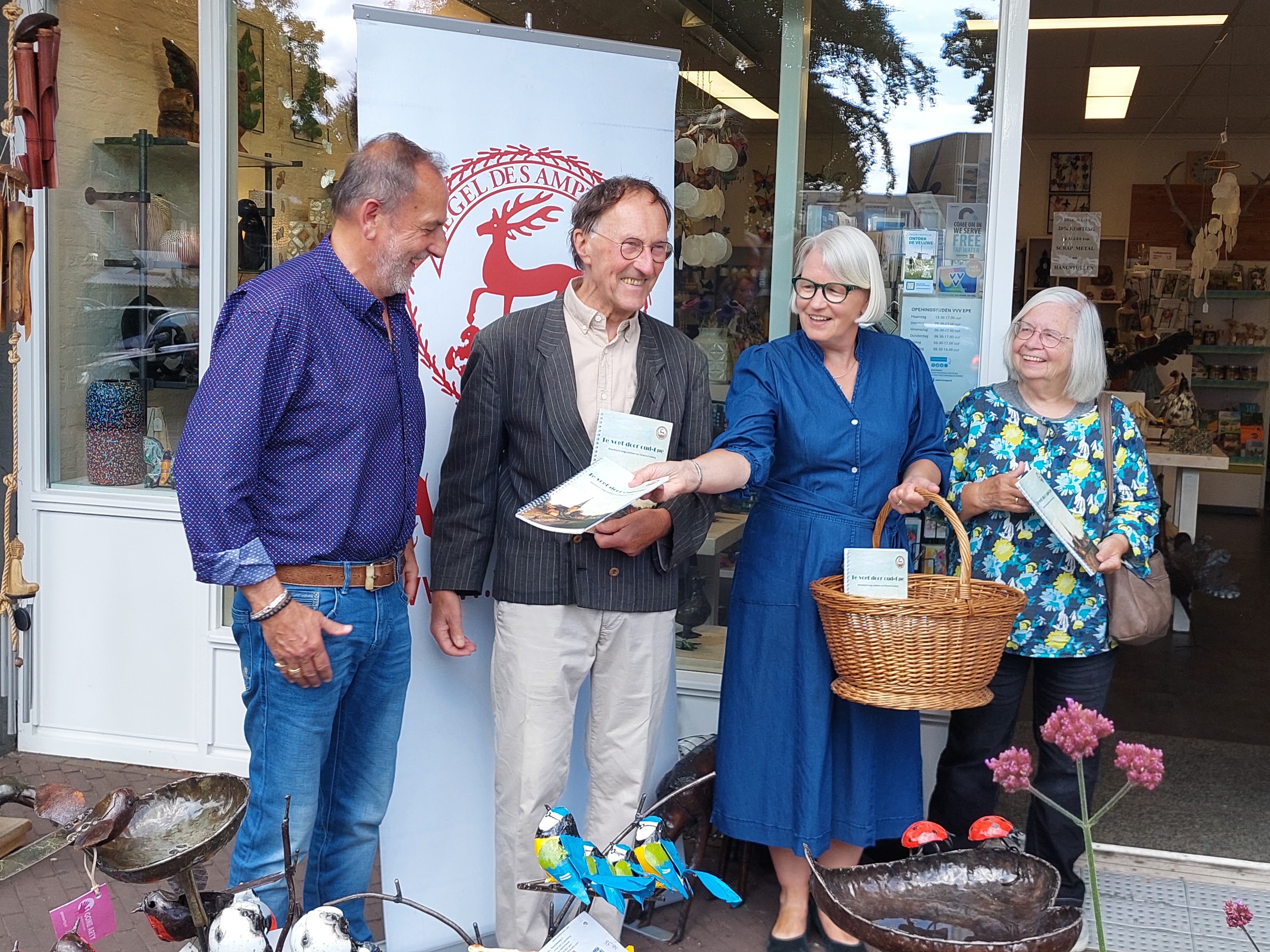 Foto: Wandelboek ‘Te voet door Oud-Epe’ vernieuwd