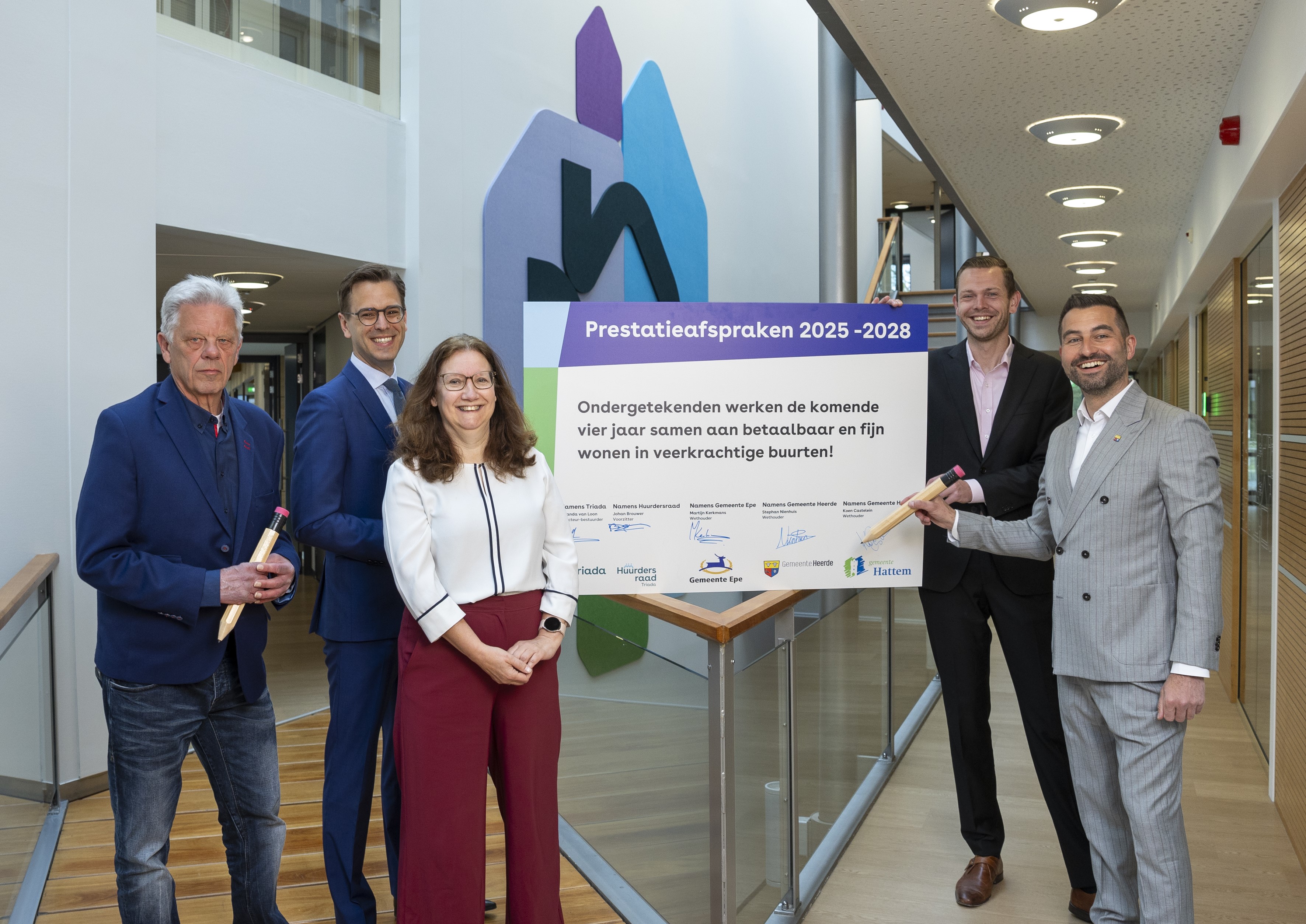 Foto: Prestatieafspraken 2025 -2028 ondertekend: huurdersraad, gemeenten en Triada kunnen op elkaar rekenen