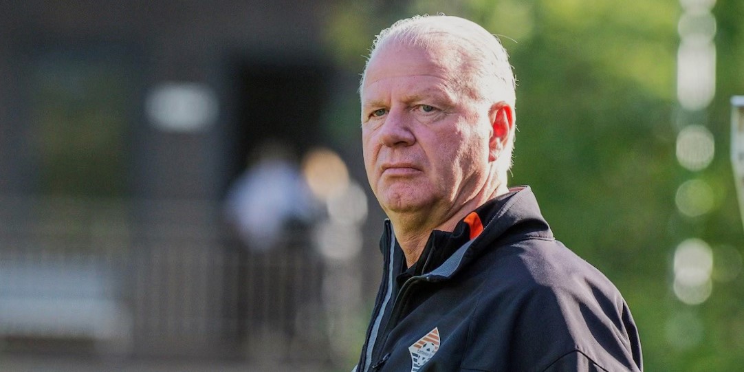 Foto: Eerbeekse Boys verlengt contract John van Loen