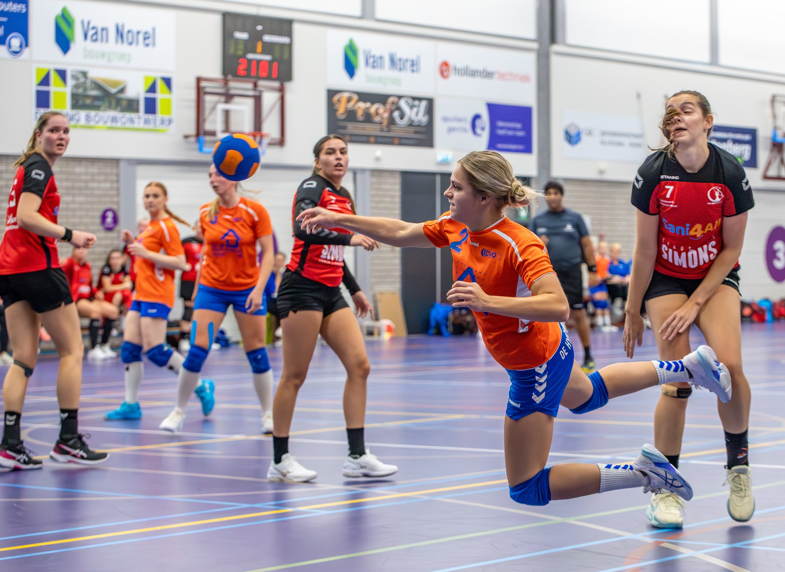 Foto: CVO Dames strijden hard, maar verliezen in Doetinchem