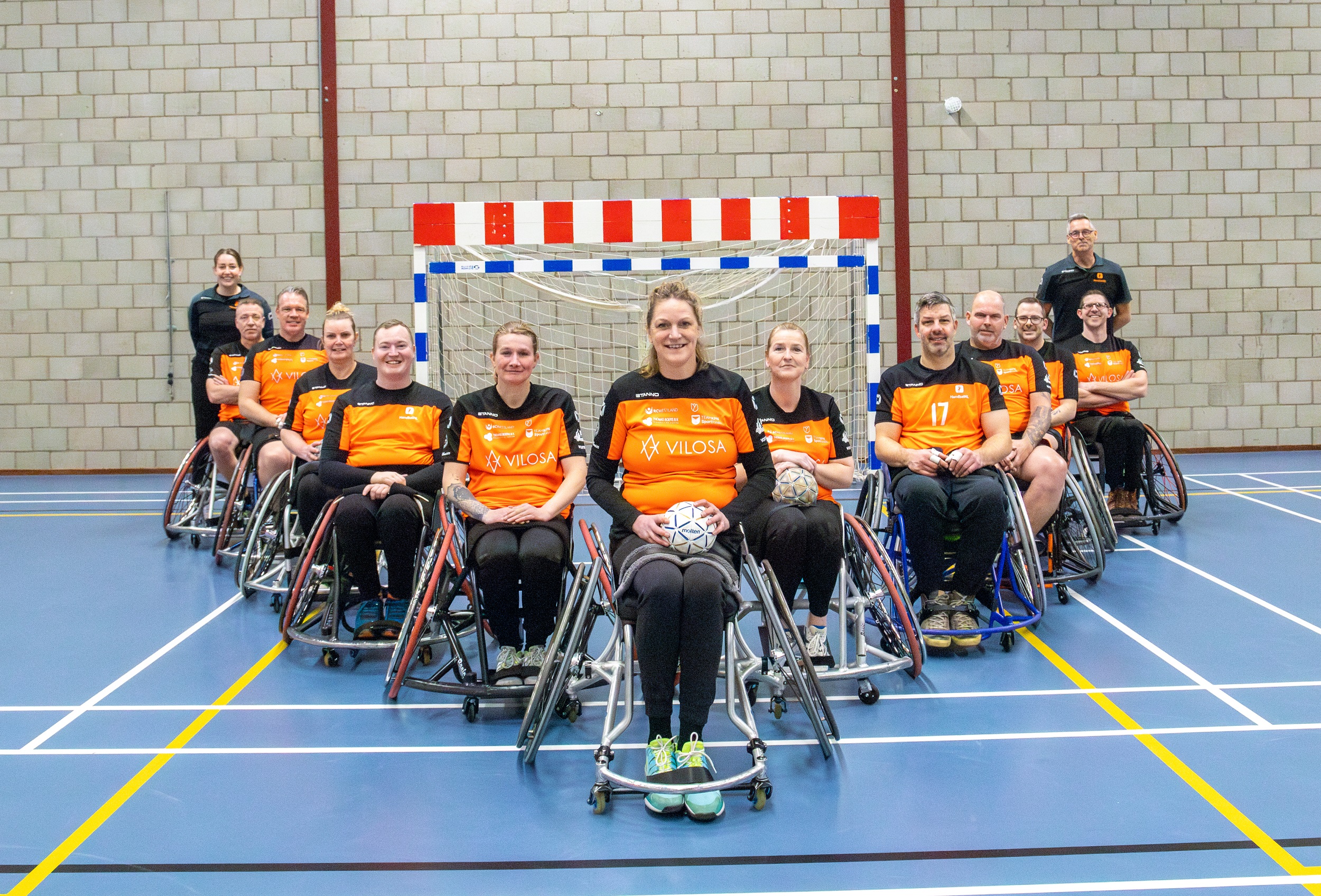 Foto: Nederlands Team Rolstoelhandbal traint in Vaassen