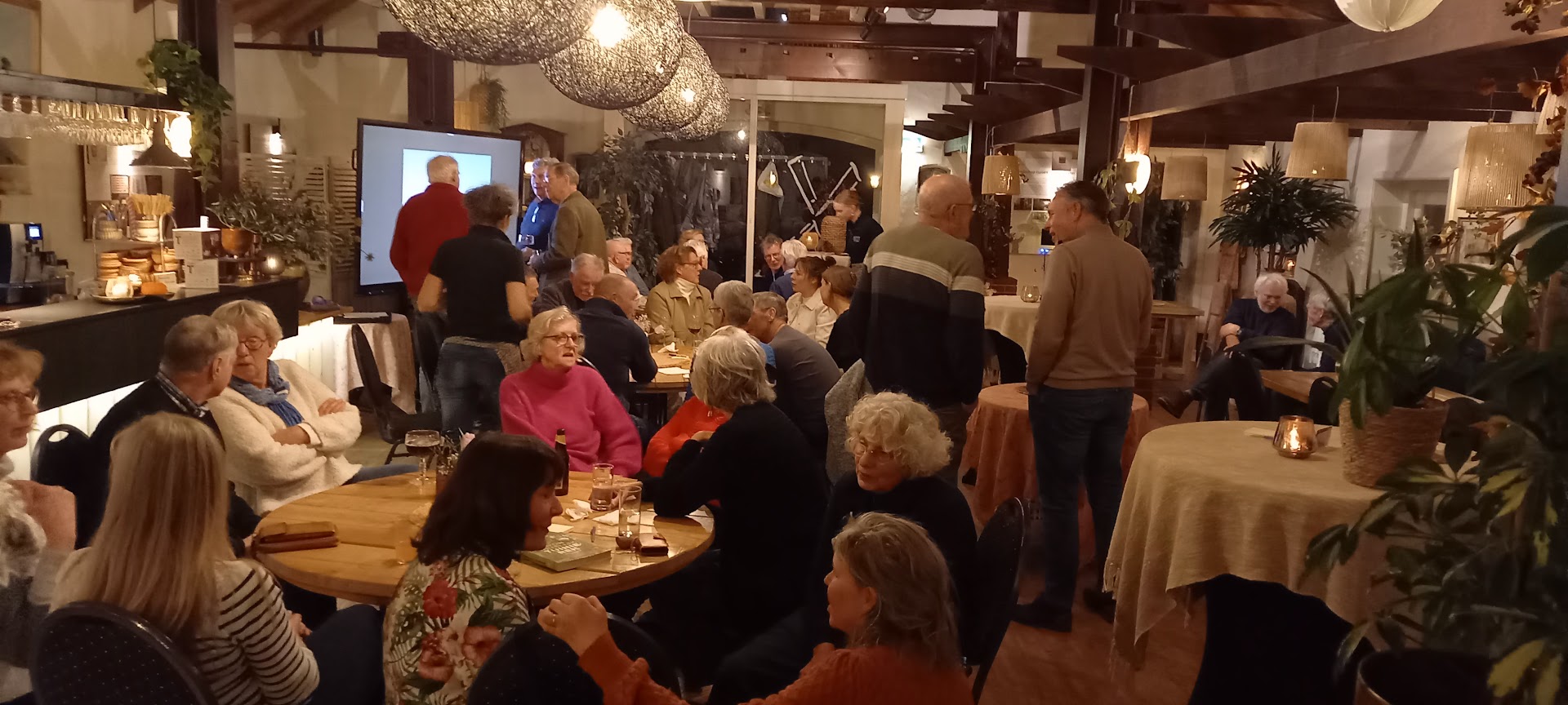 Foto: Molenvrijwilligers verwend door EETIT 