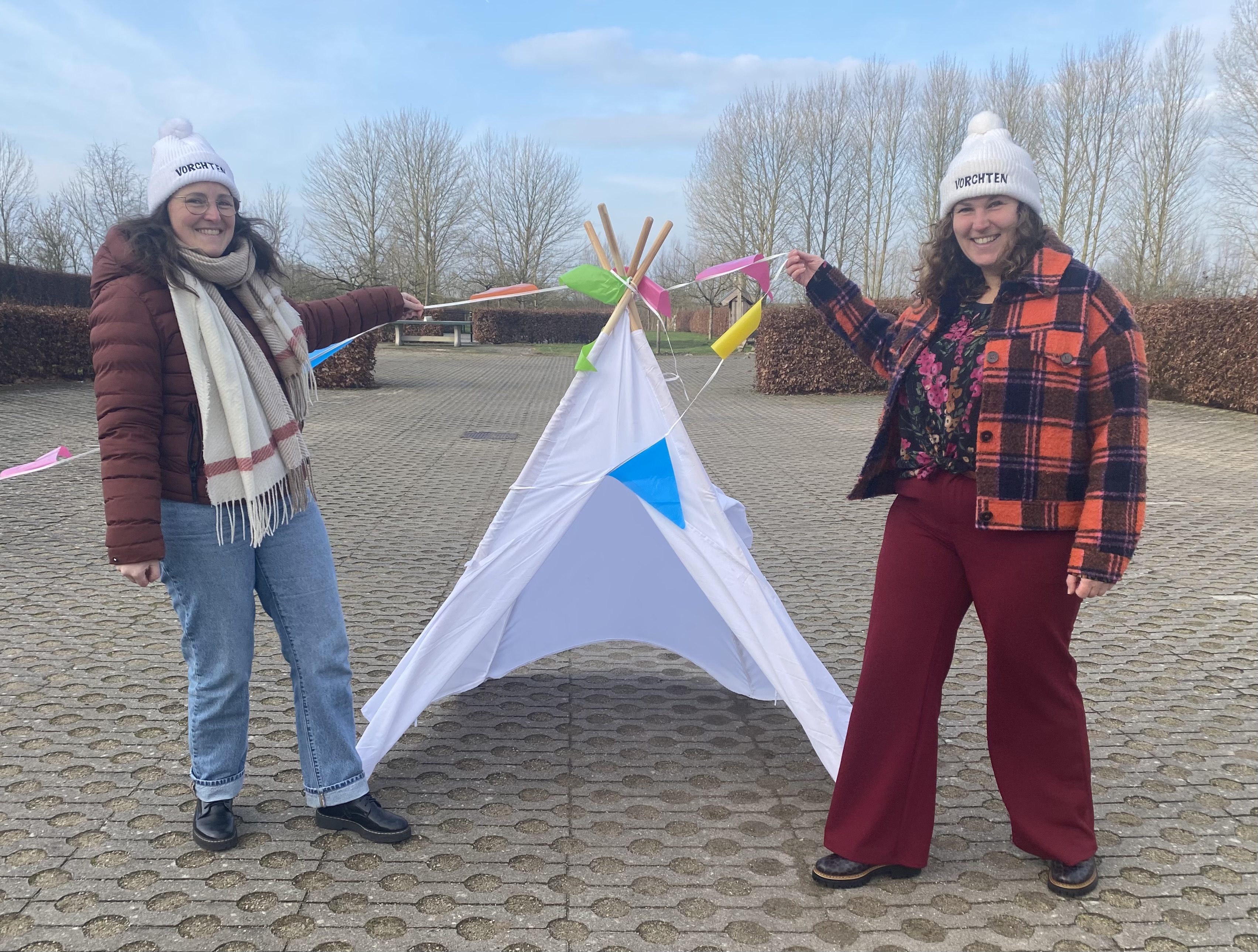 Foto: Help mee de slingers ophangen in Vorchten!