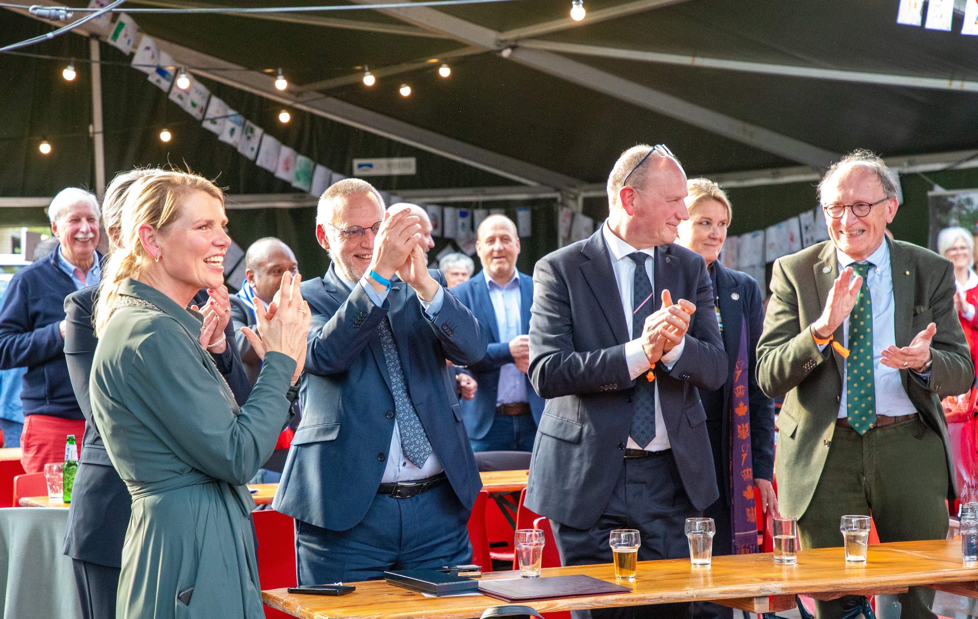Foto: Honderden veteranen bijeen in Wilp