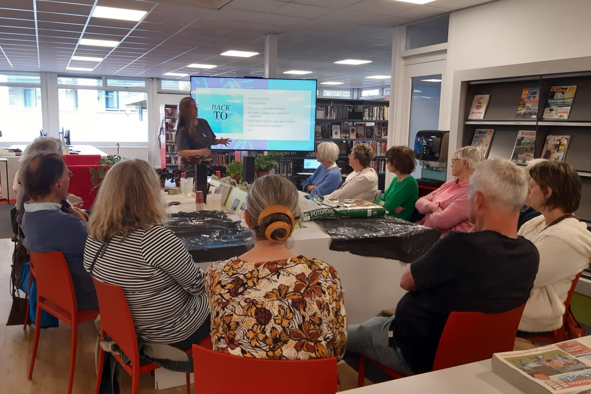 Foto: Enthousiast over plantjes stekken