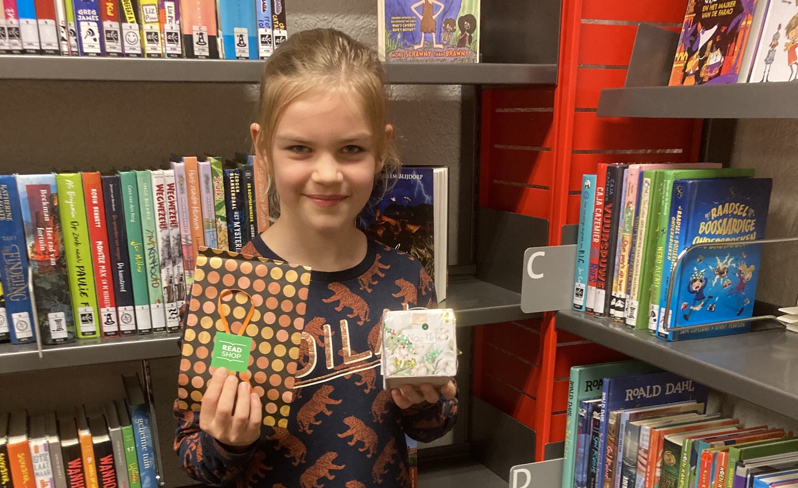 Foto: Noëlle wint prijs met knutselkubus!