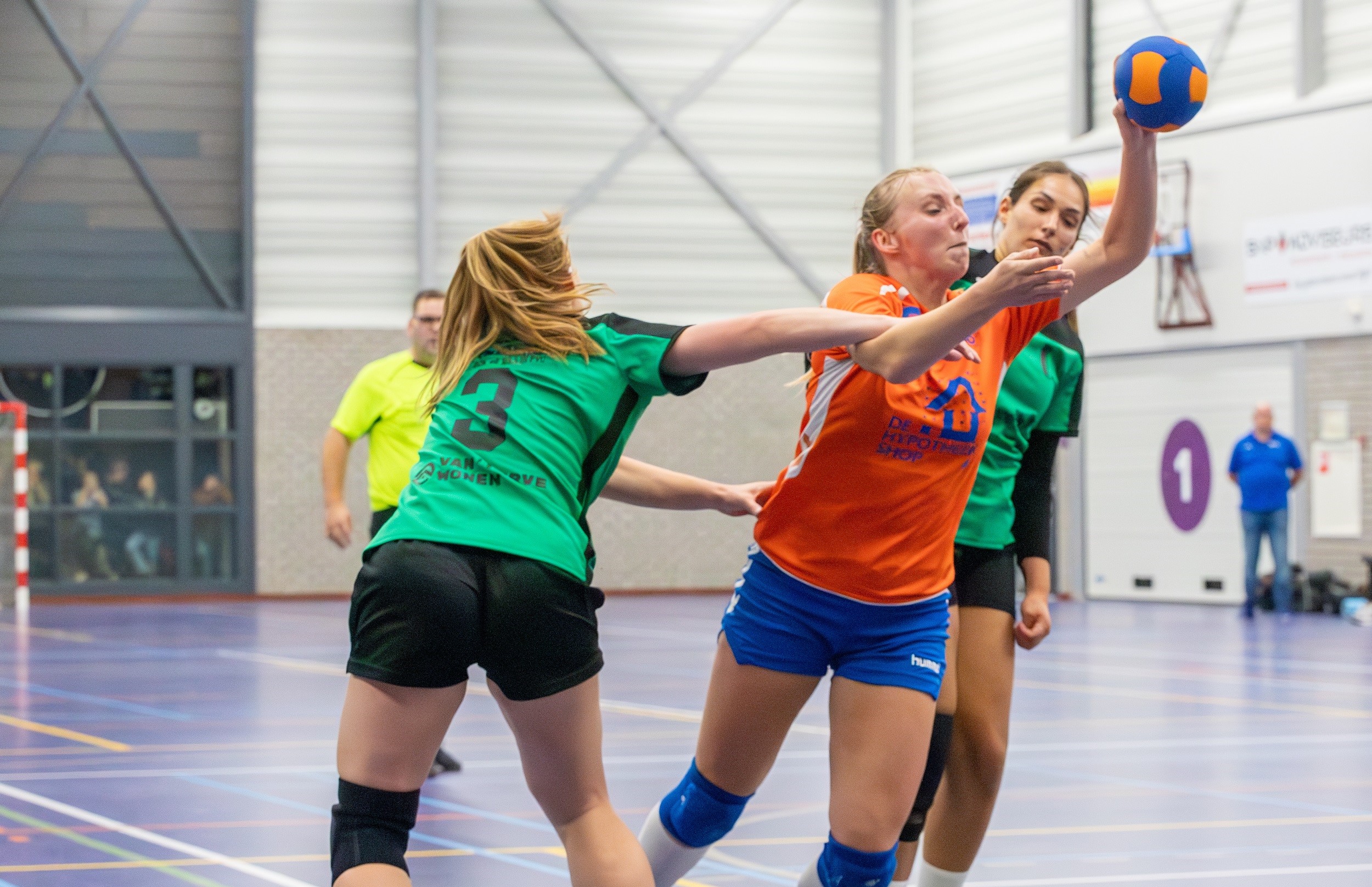 Foto: Pijnlijke nederlaag voor Handbal CVO Dames 1