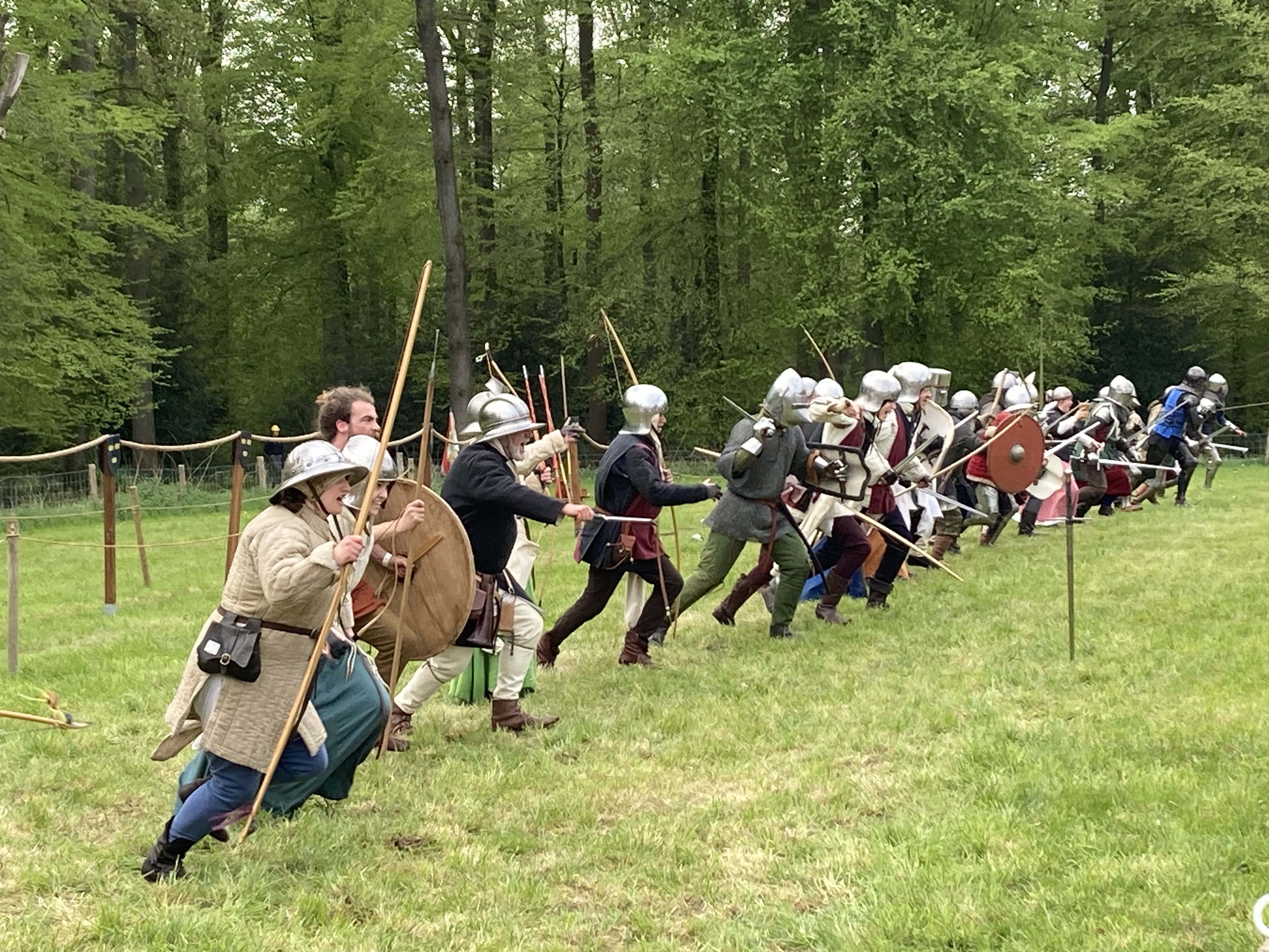 Foto: Middeleeuws festijn bij kasteel Cannenburch