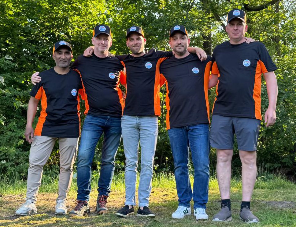 Foto: Nederlandse Vliegvissers klaar voor WK Vliegvissen in Frankrijk