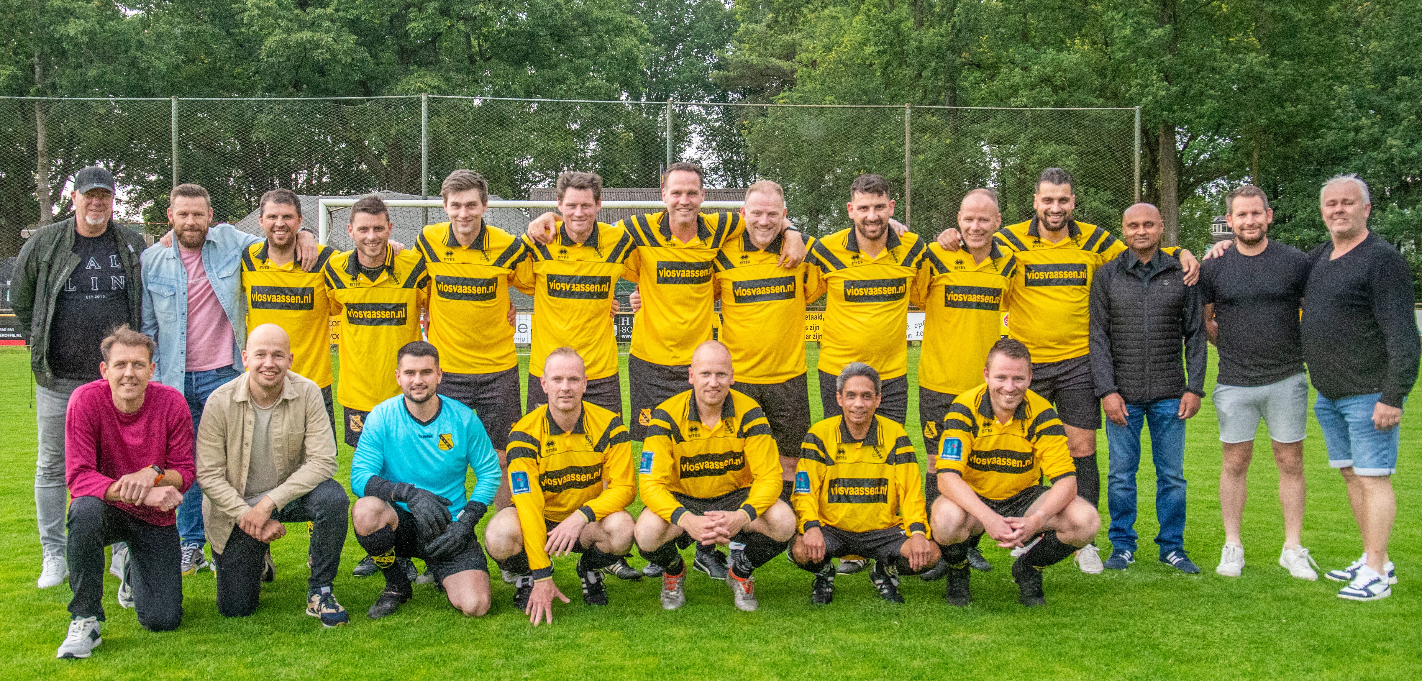 Foto: In seizoensouverture zegeviert VIOS bij FC RDC