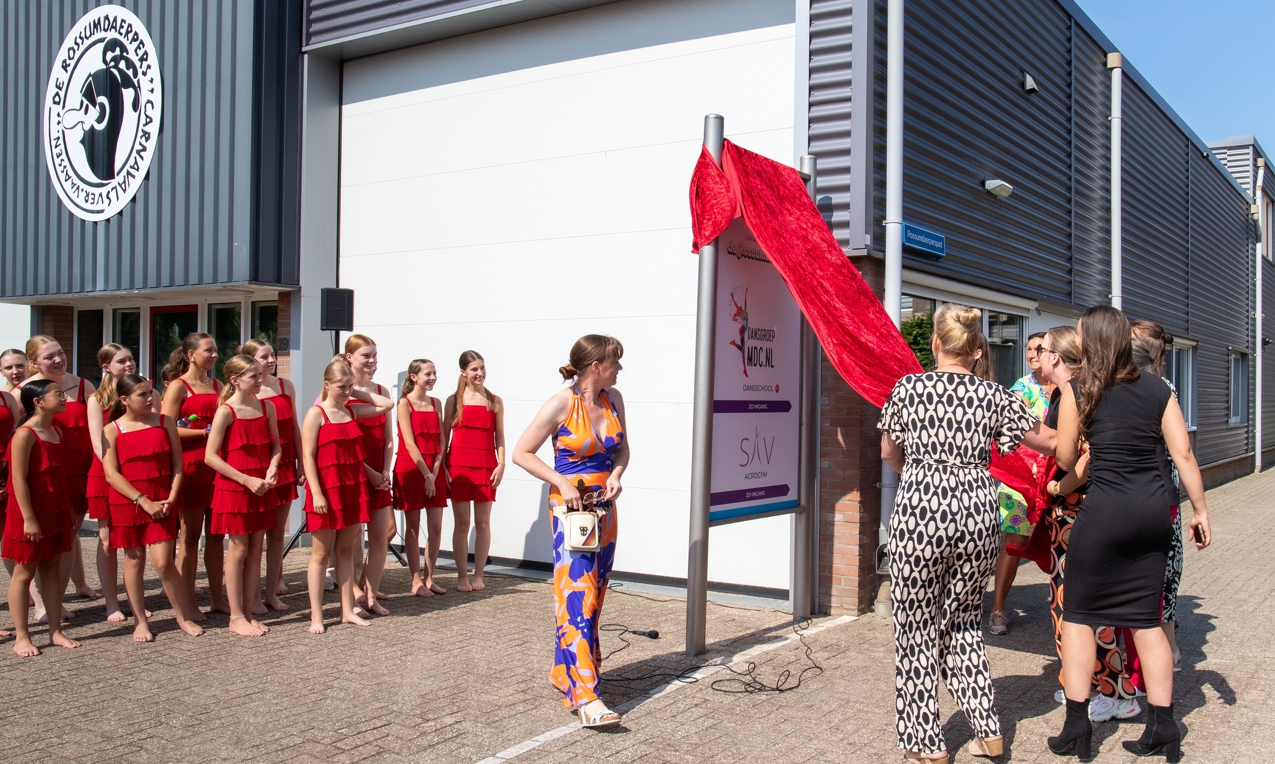 Foto: Geslaagde opening Veenweg van Dansschool MDC
