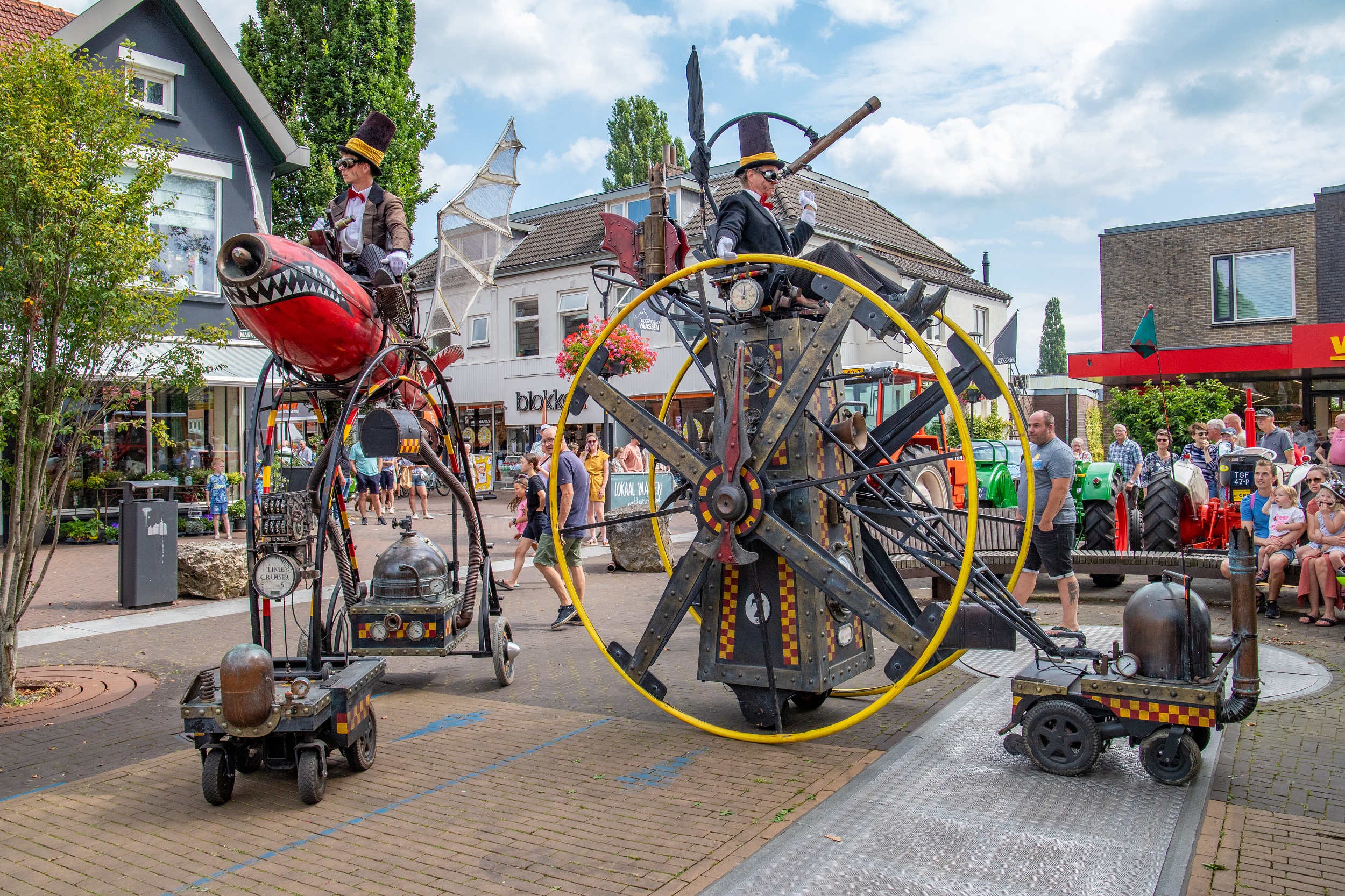 Foto: Oldtimes Day in Vaassen trekt groot publiek
