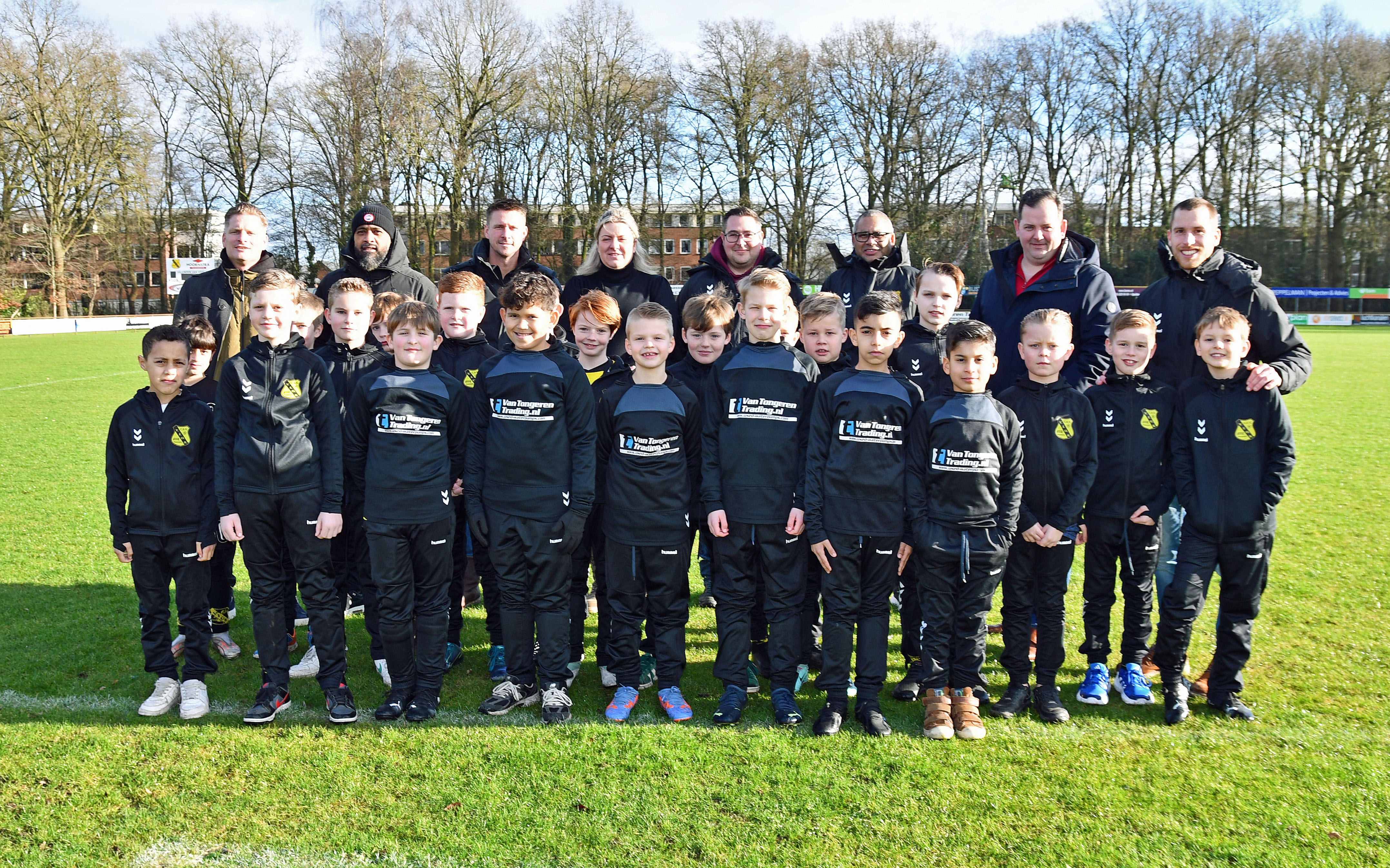 Foto: Trainingspakken voor de JO10