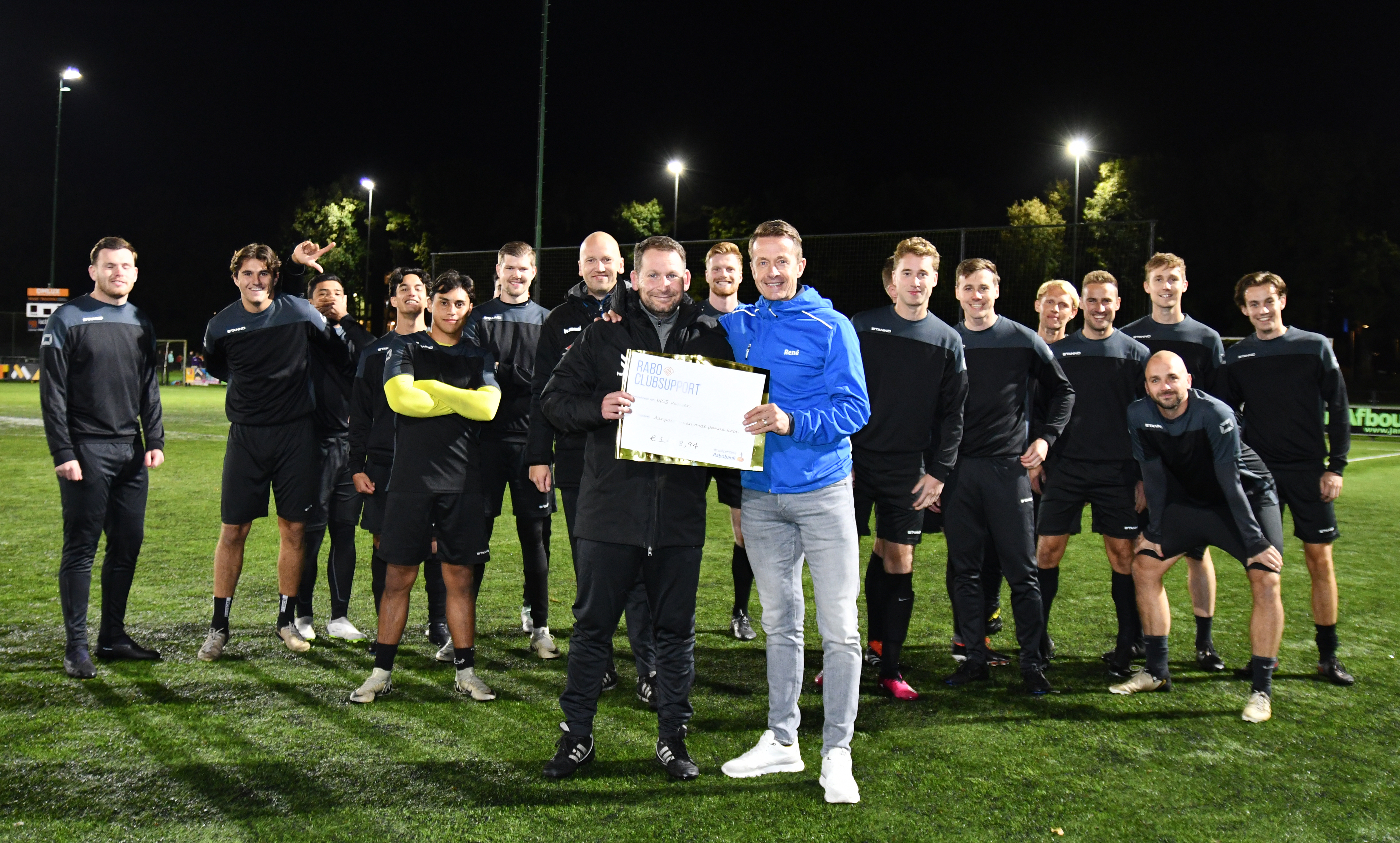 Foto: VIOS ontvangt bijdrage uit Rabo ClubSupport actie