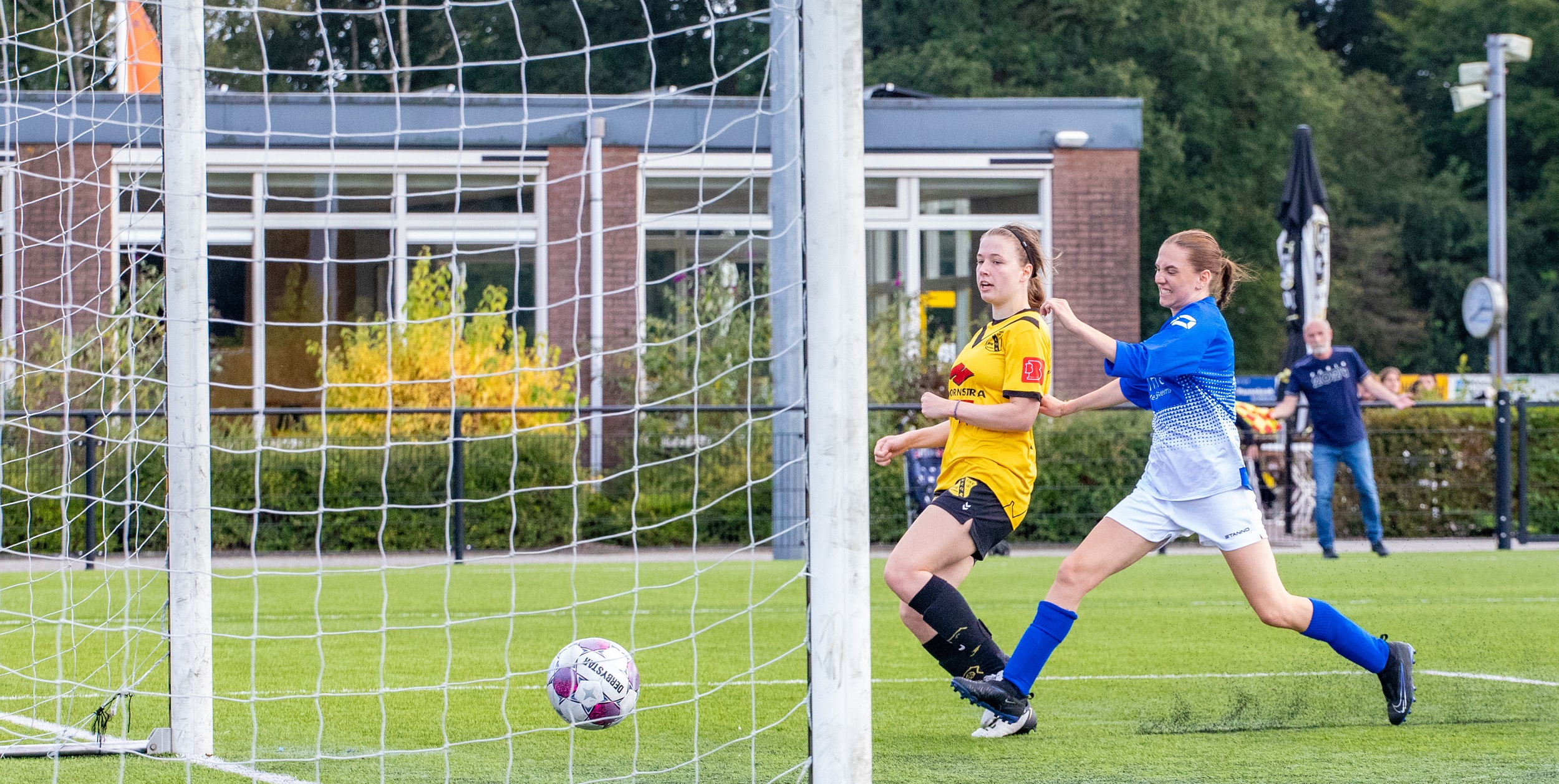 Foto: Verdiende overwinning VIOS Vrouwen op SVO Deventer '21 VR1