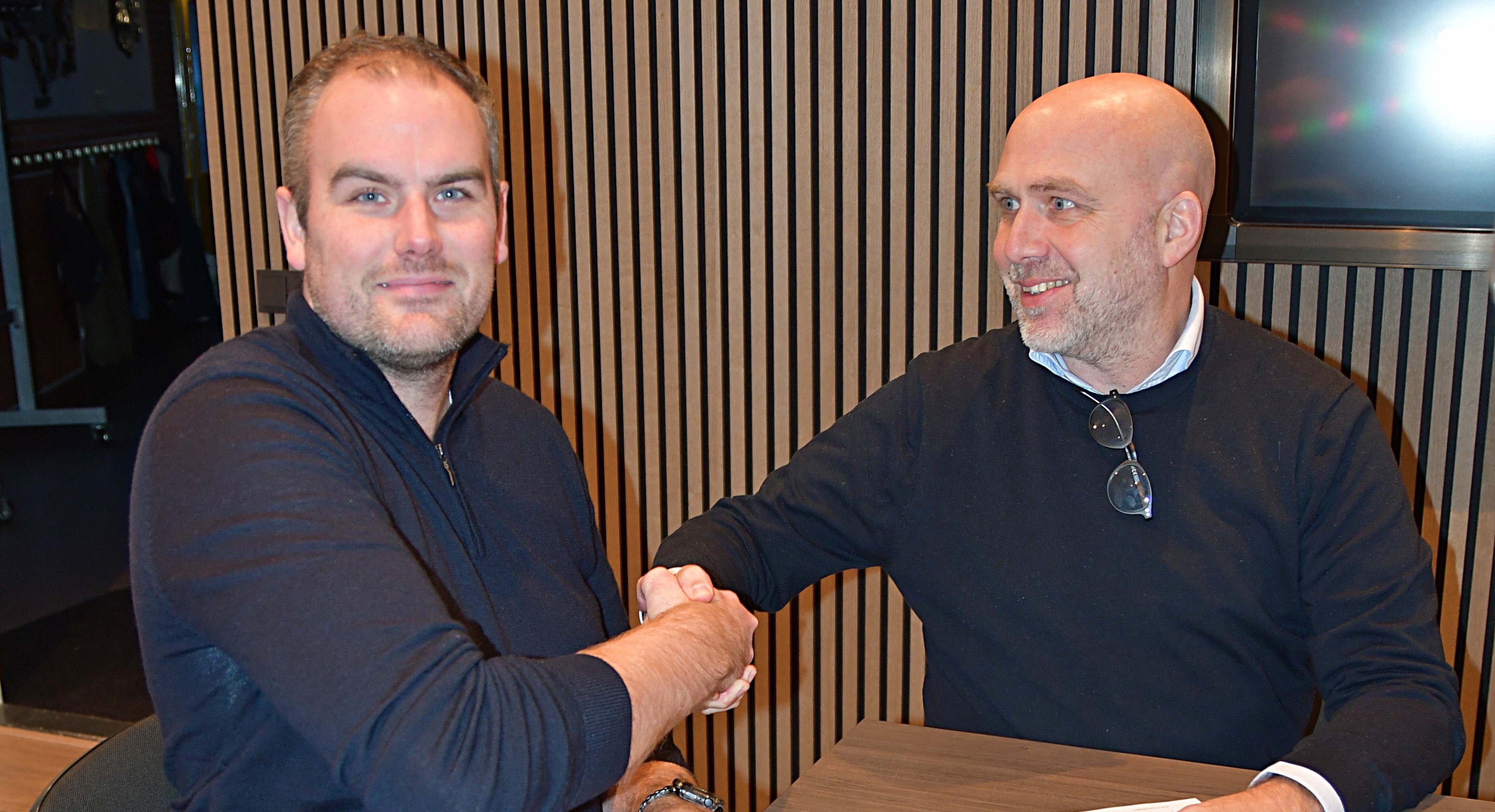 Foto: 𝐕𝐈𝐎𝐒 𝐤𝐢𝐞𝐬𝐭 𝐯𝐨𝐨𝐫 𝐁𝐨𝐮𝐰𝐛𝐞𝐝𝐫𝐢𝐣𝐟 𝐕𝐚𝐧 𝐋𝐚𝐚𝐫 𝐯𝐨𝐨𝐫 𝐮𝐢𝐭𝐛𝐫𝐞𝐢𝐝𝐢𝐧𝐠 𝐤𝐥𝐞𝐞𝐝𝐤𝐚𝐦𝐞𝐫𝐬