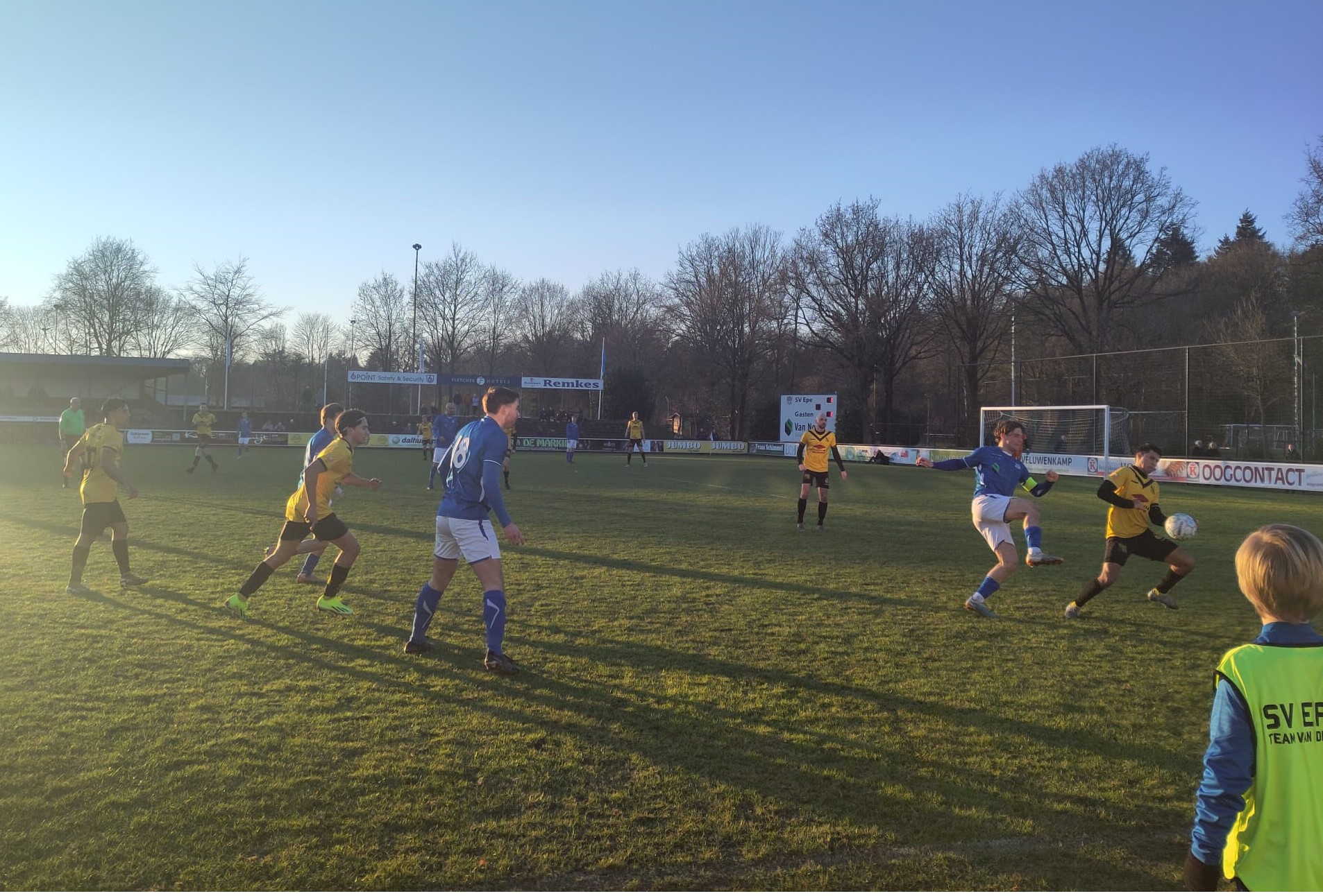 Foto: VIOS en SV Epe delen de punten in evenwichtige gemeentederby