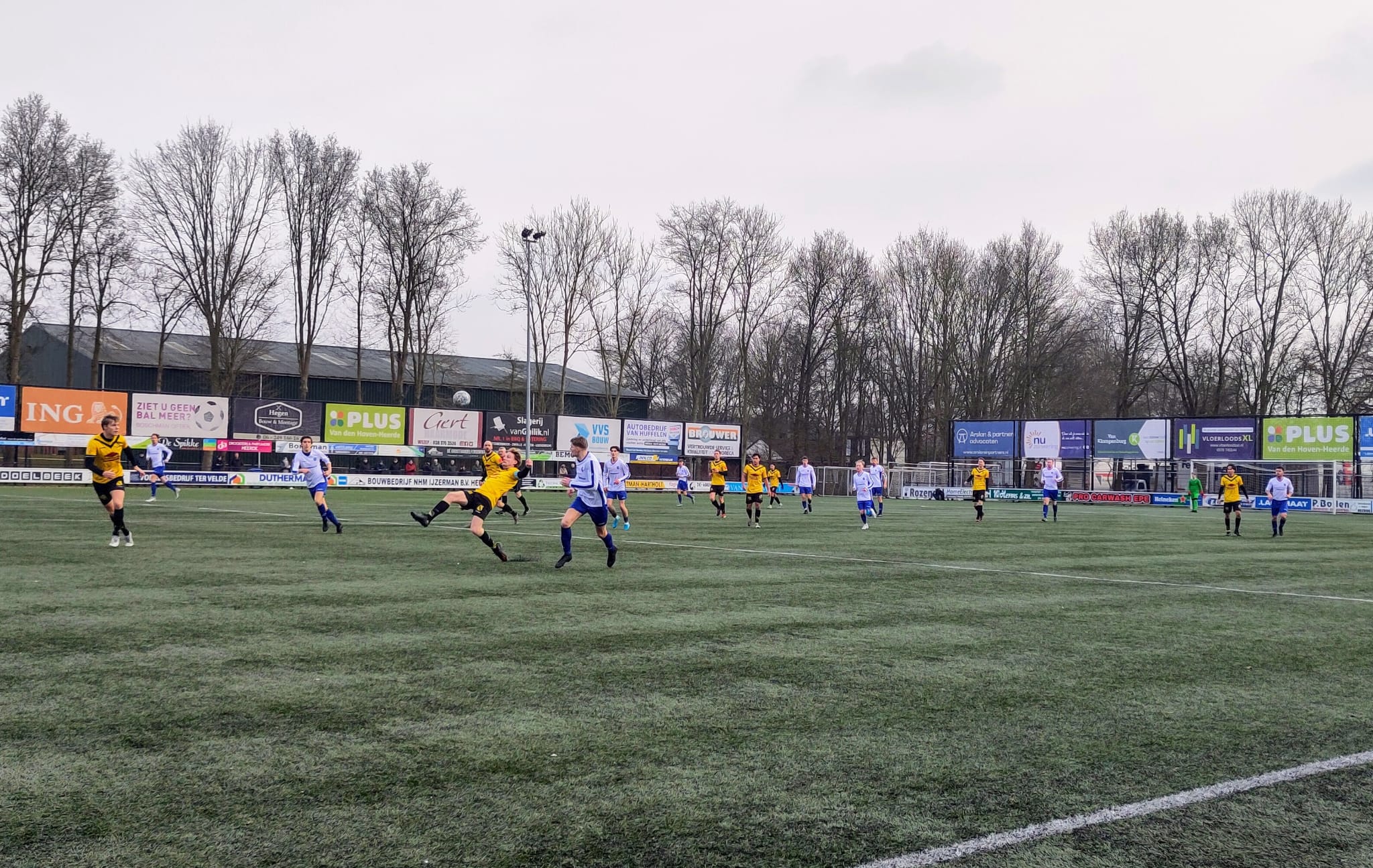 Foto: VIOS heerst in Heerde en boekt regelmatige overwinning op SEH